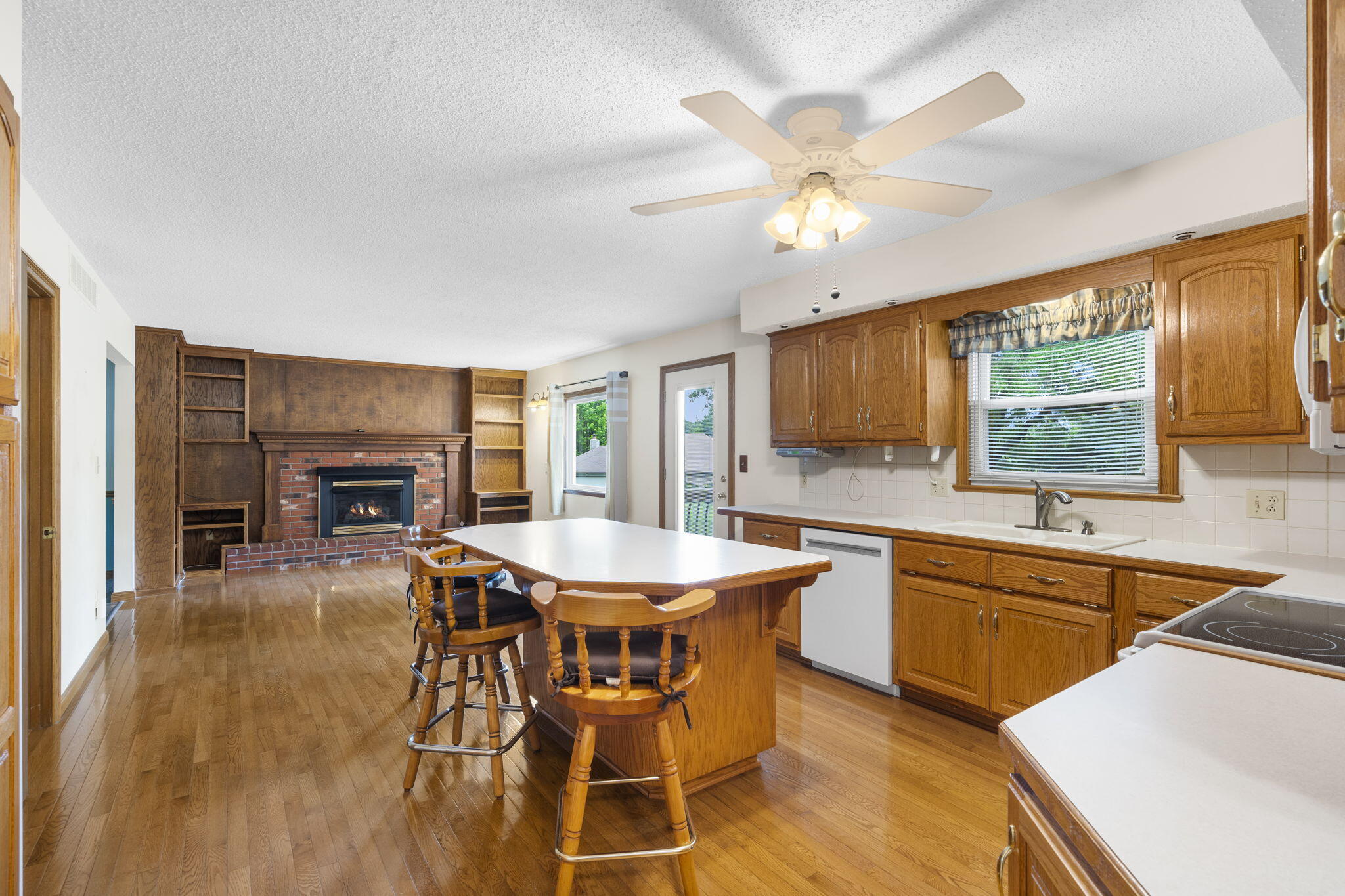 3644 North Stewart Avenue Property Photo 12