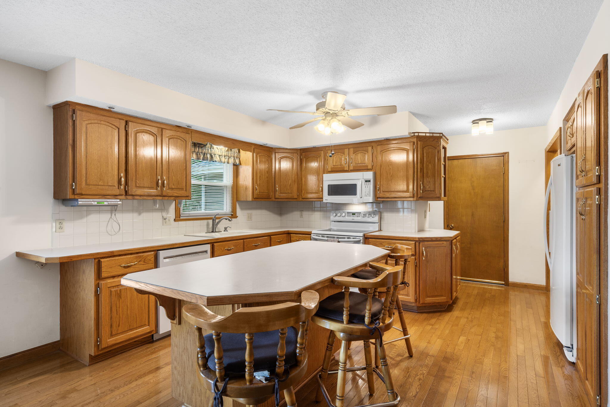 3644 North Stewart Avenue Property Photo 13