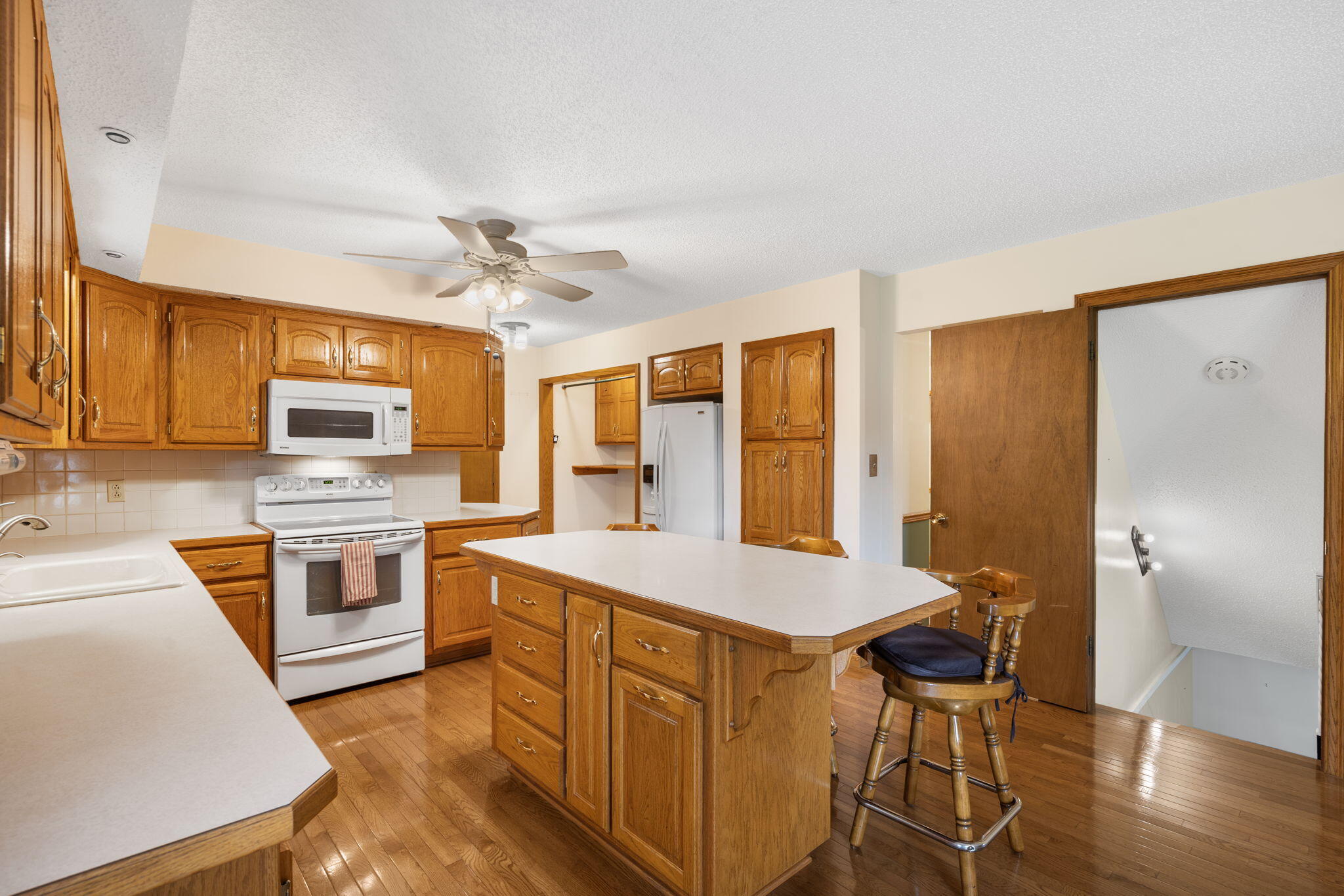 3644 North Stewart Avenue Property Photo 14