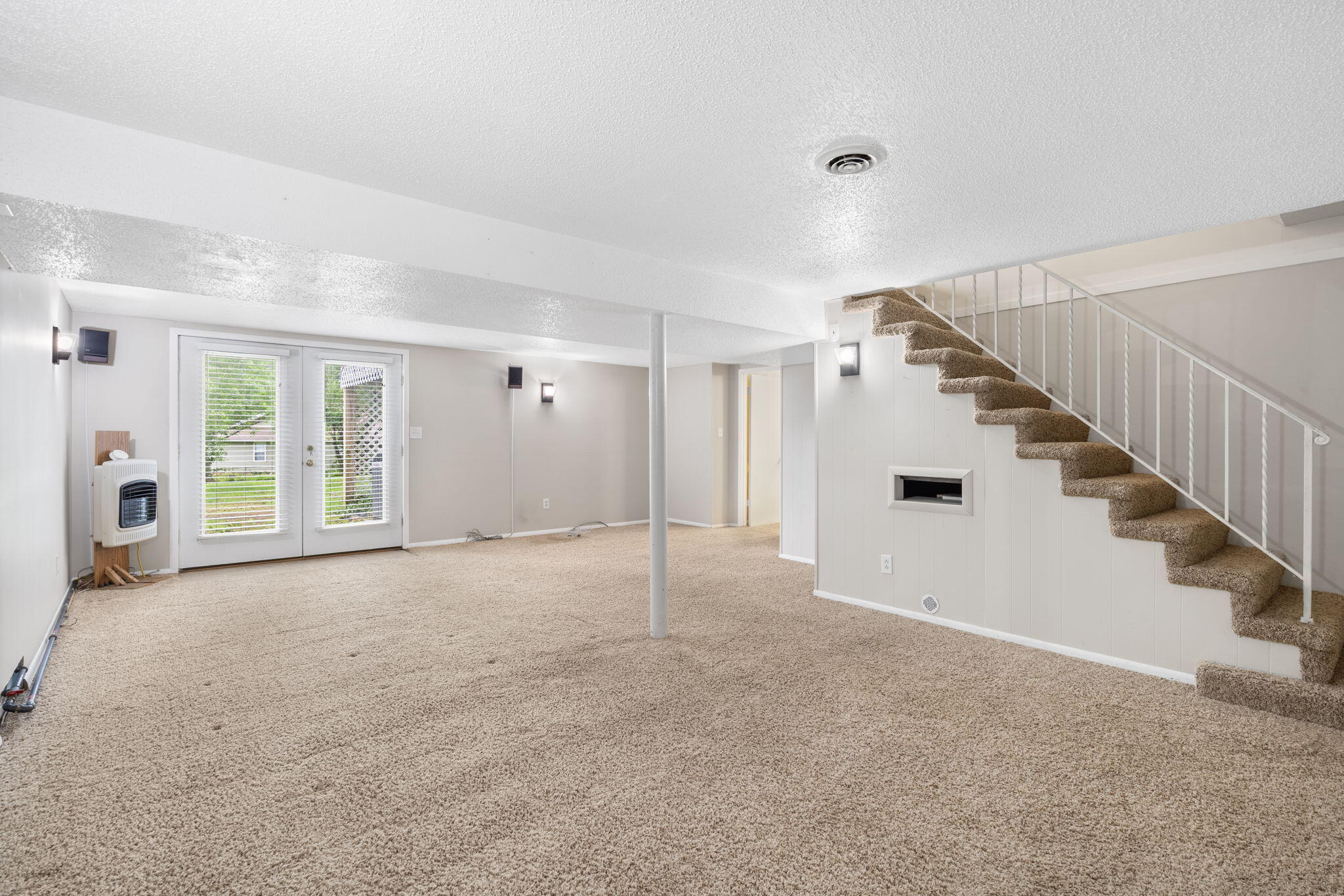 3644 North Stewart Avenue Property Photo 24