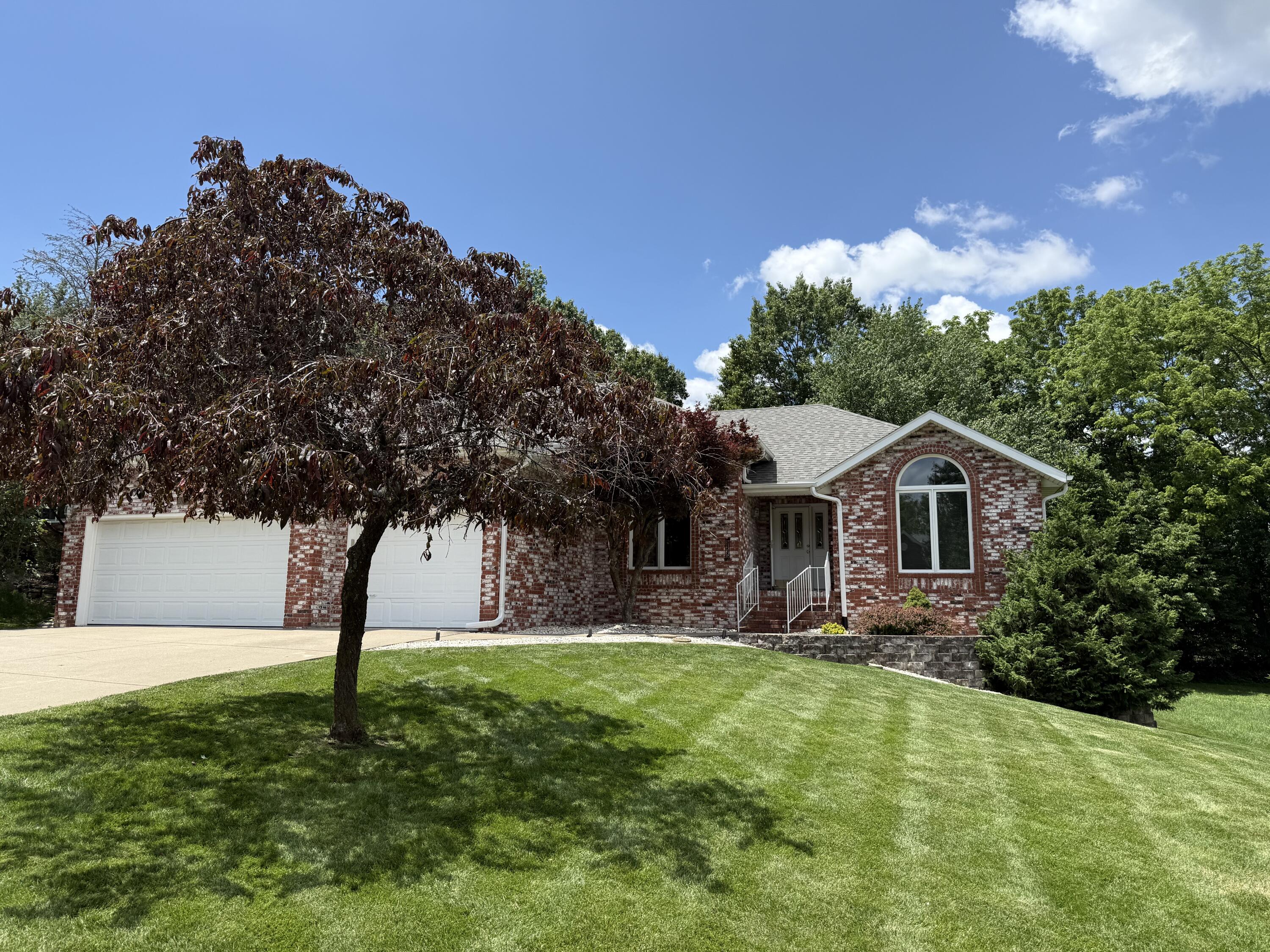 5135 South Clay Avenue Property Photo 3