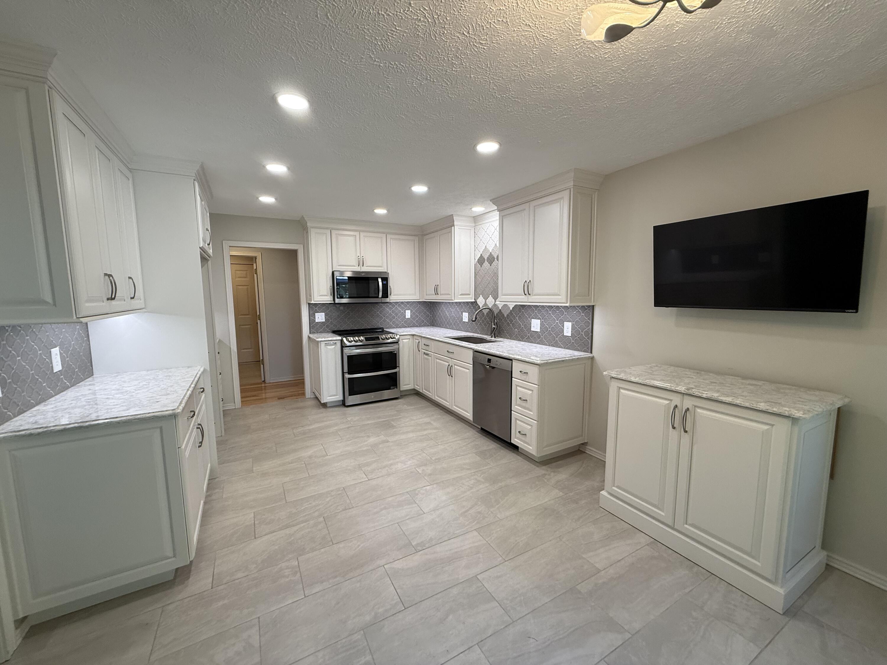 5135 South Clay Avenue Property Photo 11