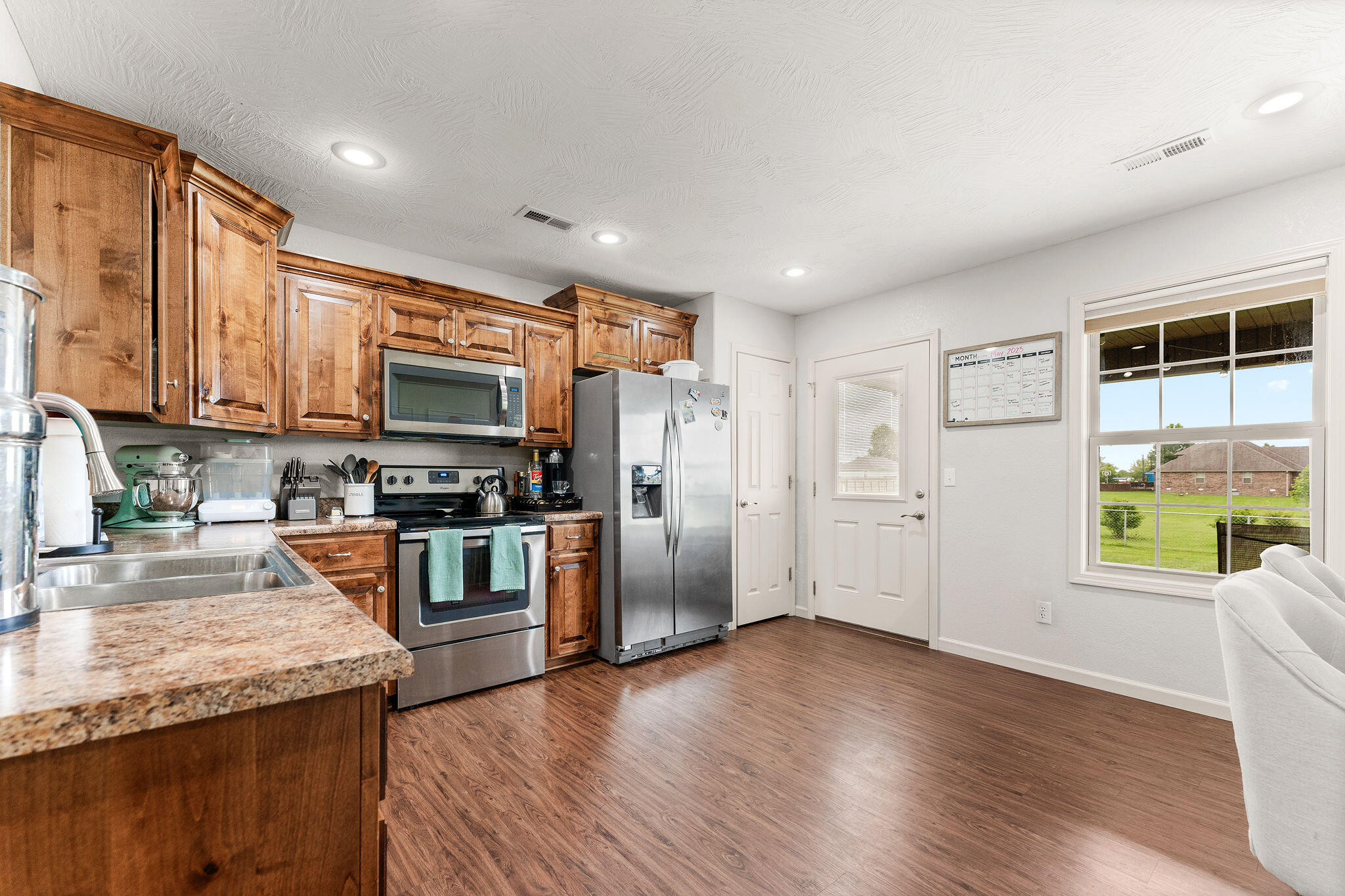 1054 Thoroughfare Street Property Photo 8