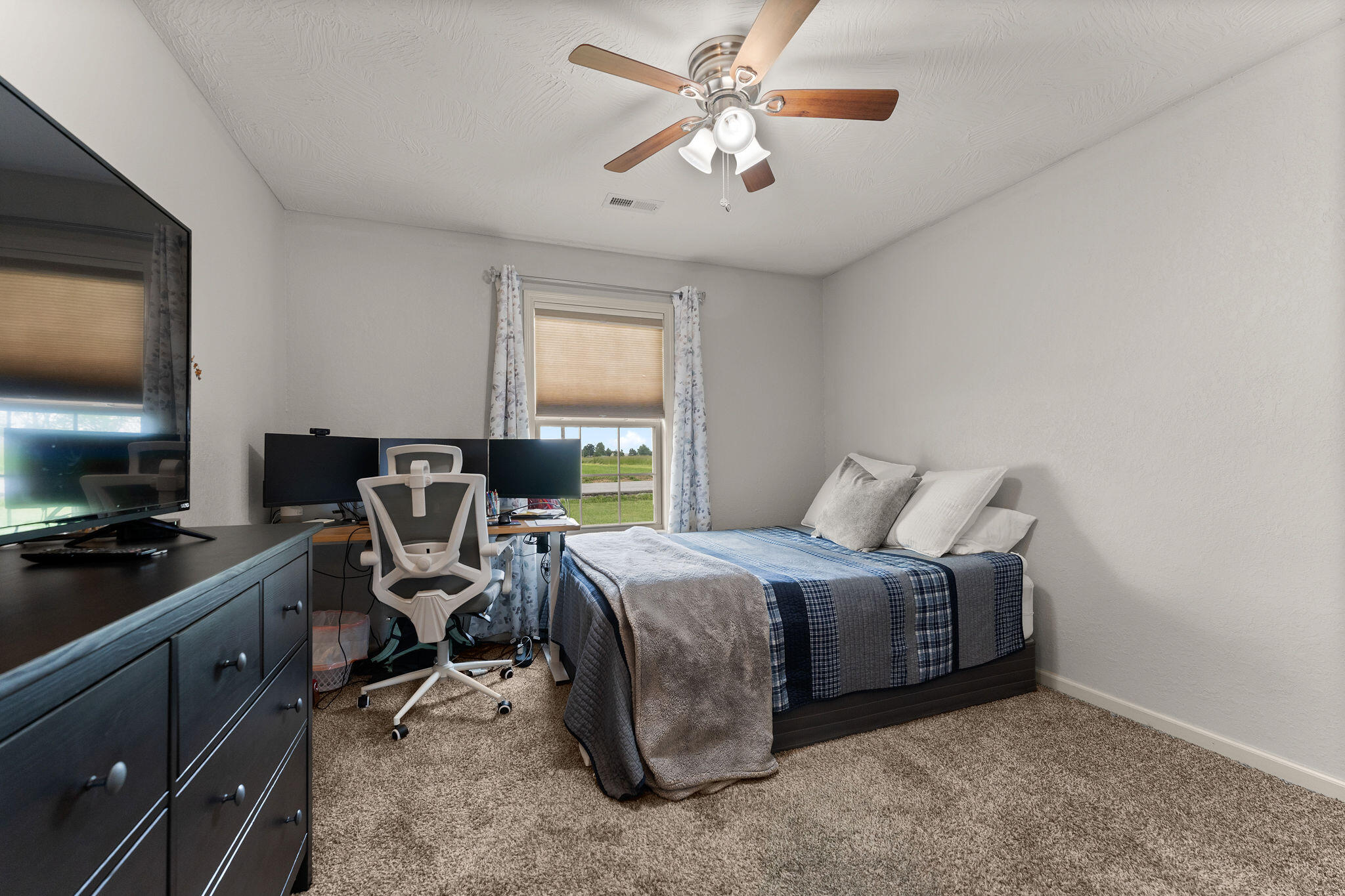 1054 Thoroughfare Street Property Photo 19
