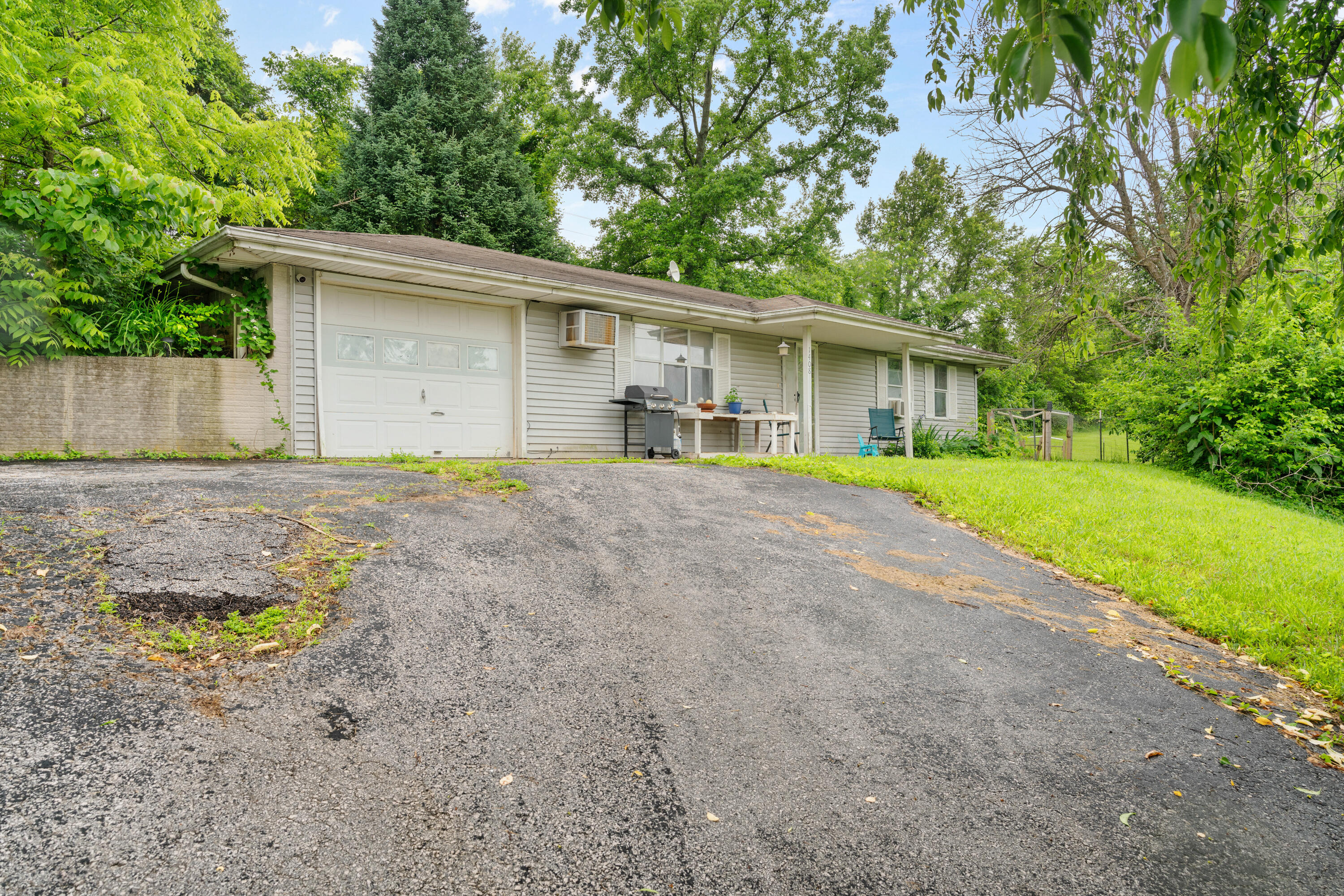 1408 Rockhill Circle Property Photo 1