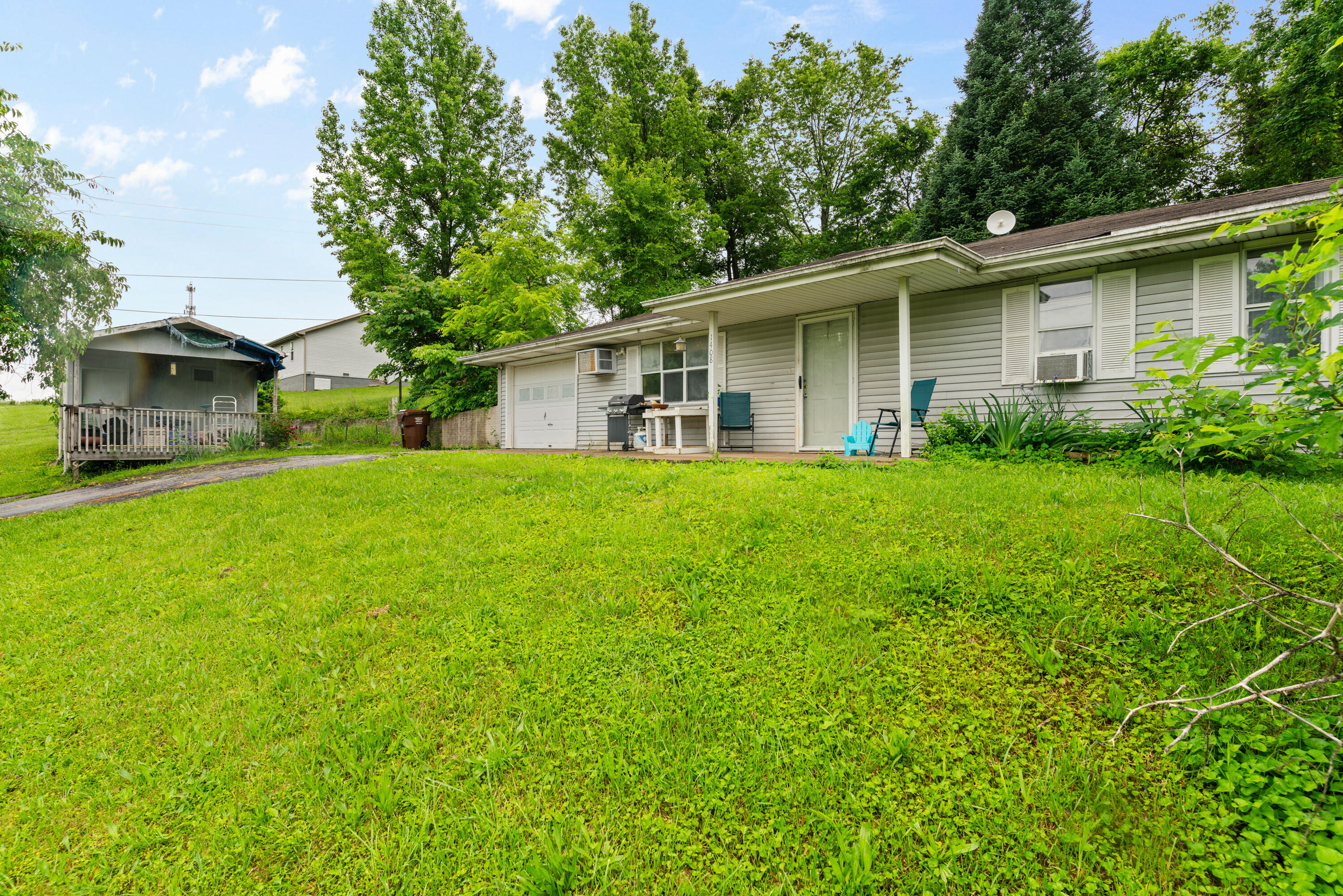 1408 Rockhill Circle Property Photo 2