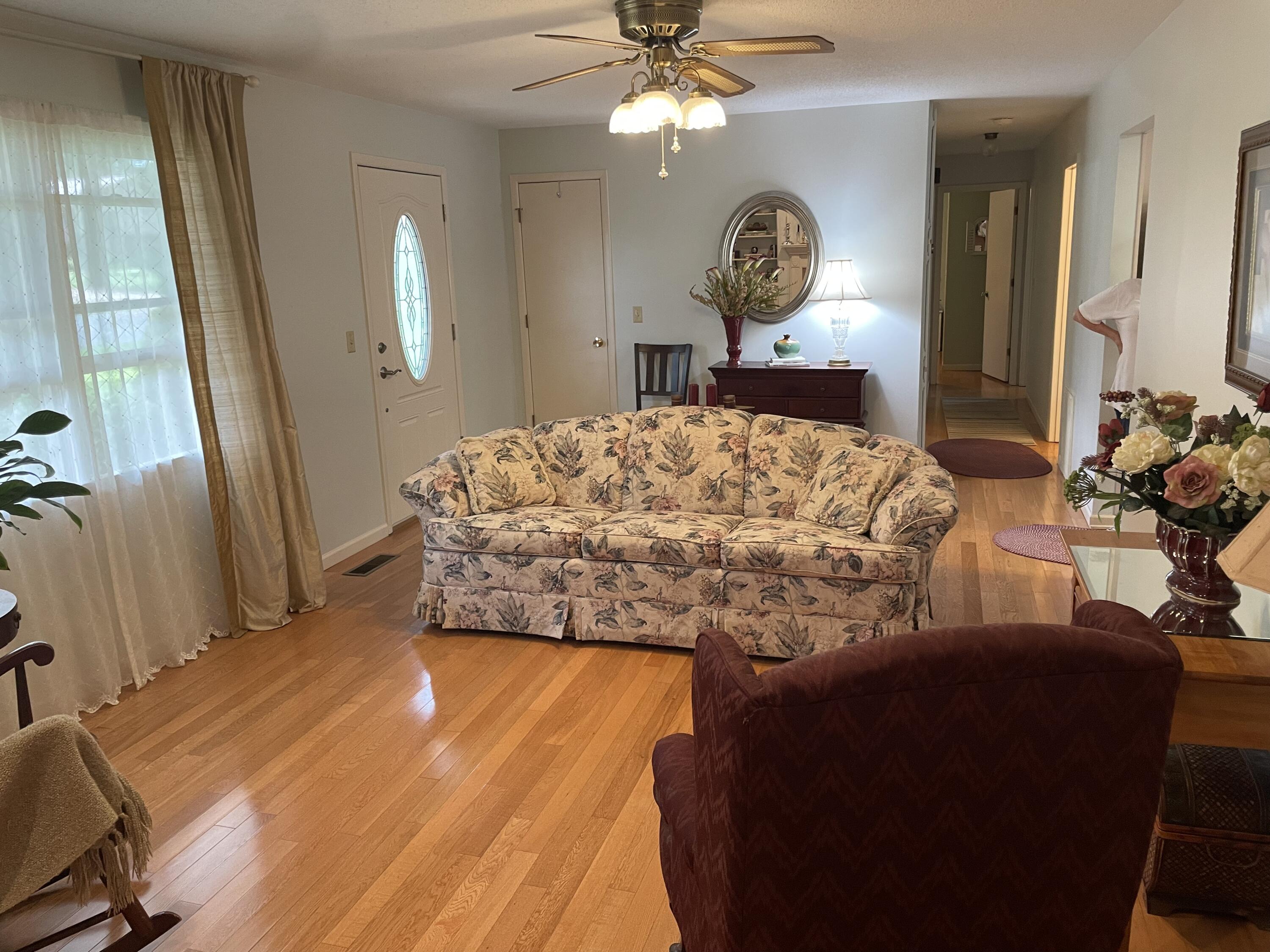 2704 Jennifer Drive Property Photo 6