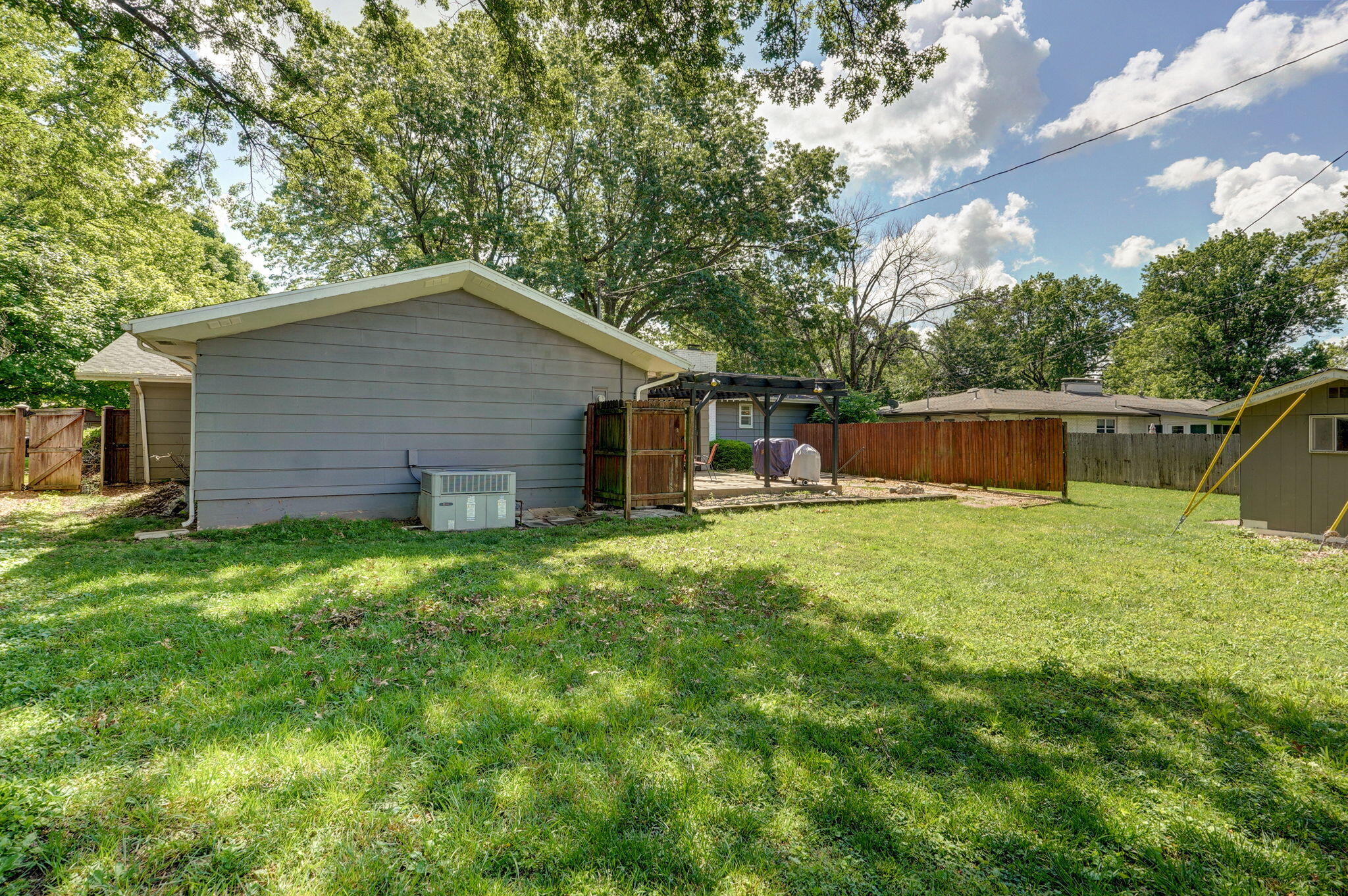 1983 South Meadowview Avenue Property Photo 39