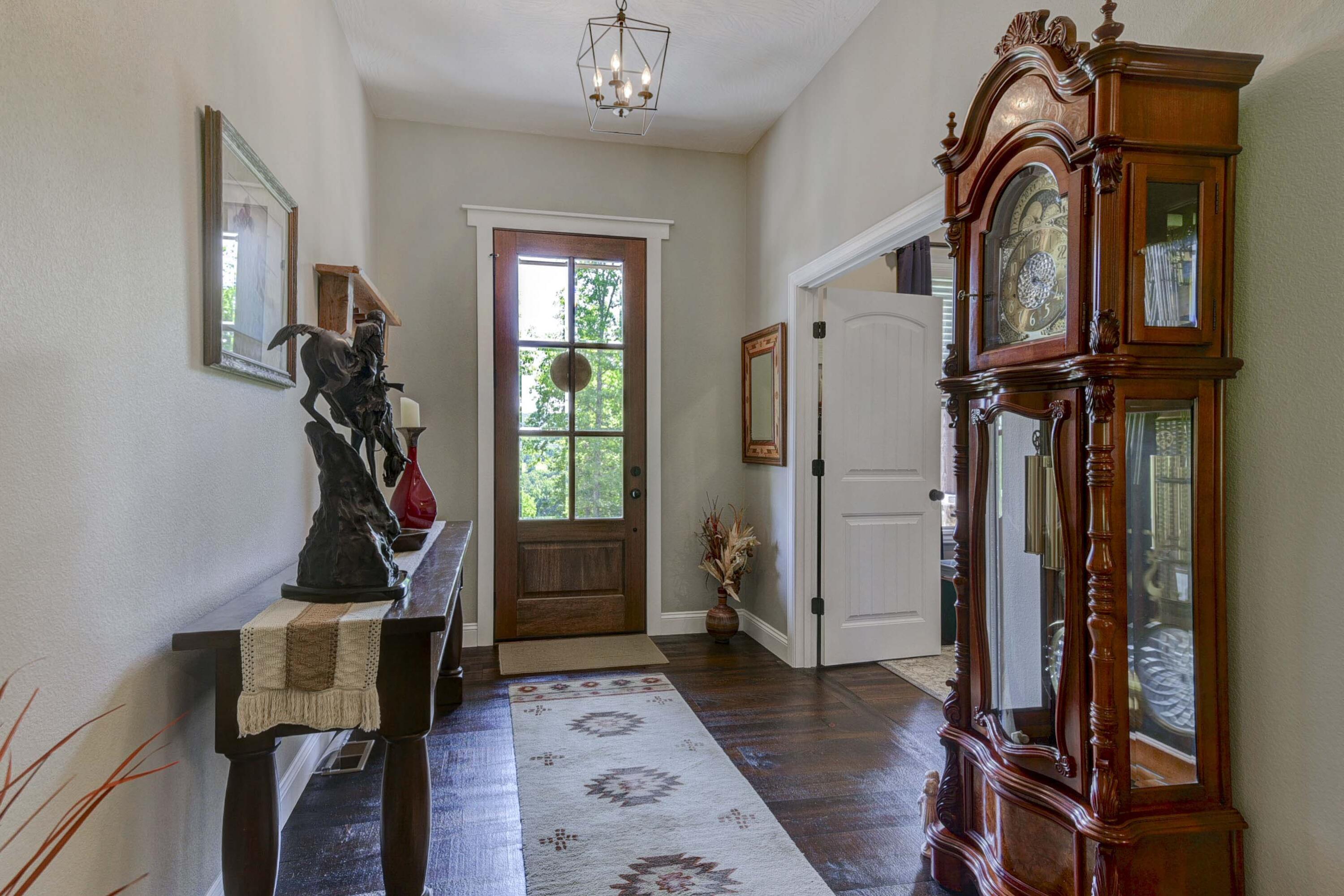 722 Seven Pines Drive Property Photo 6