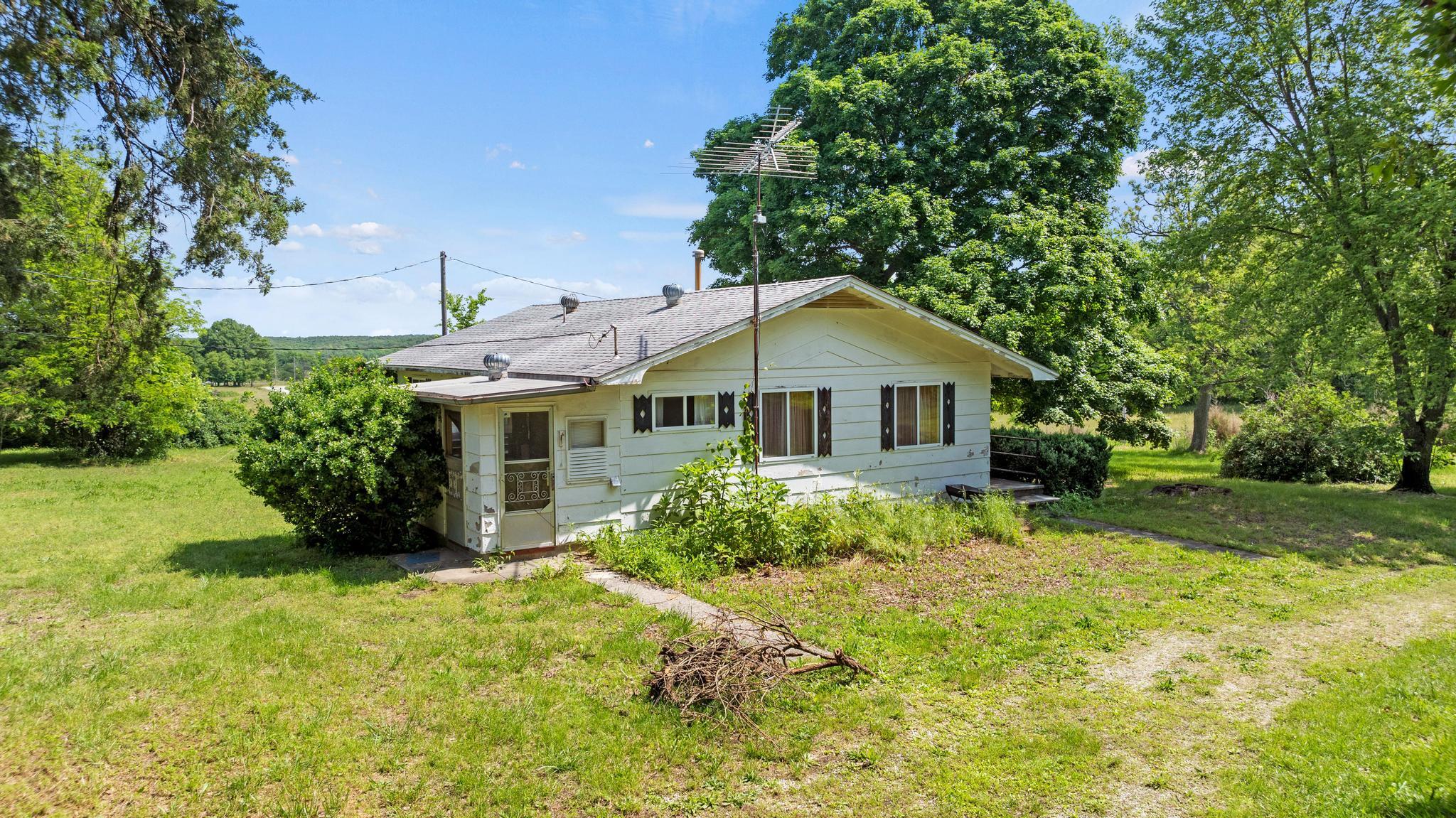 5823 County Road 30 Property Photo 1