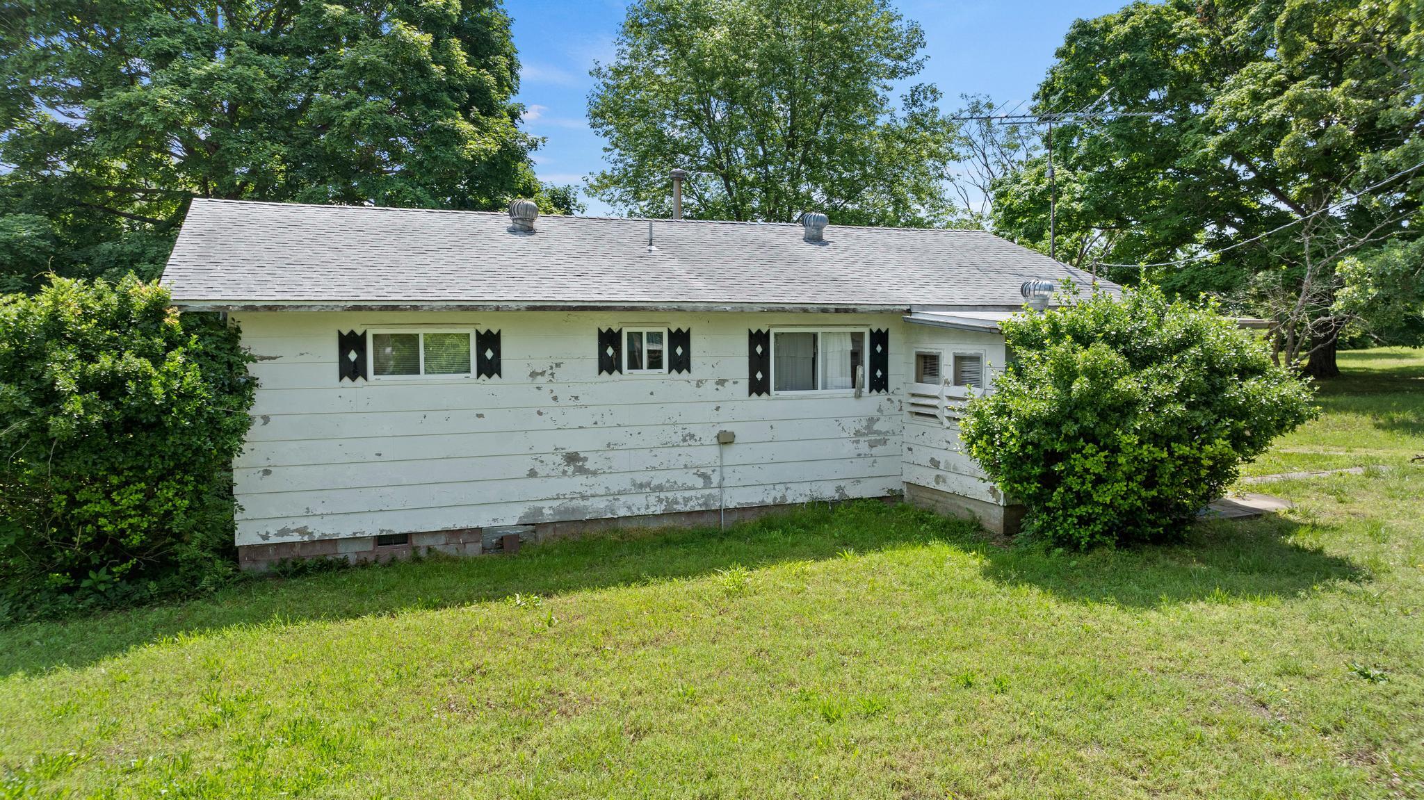 5823 County Road 30 Property Photo 3