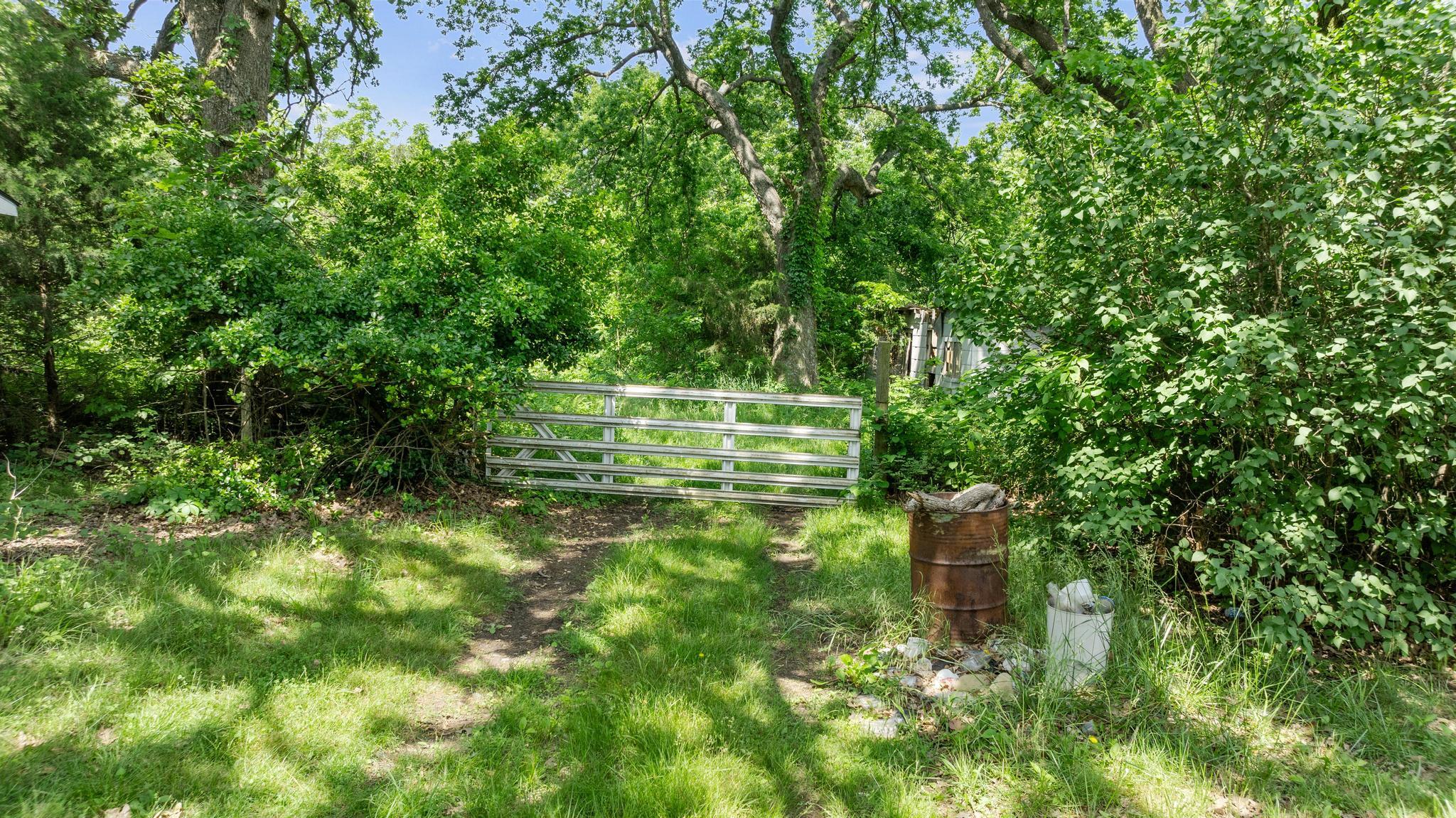 5823 County Road 30 Property Photo 9