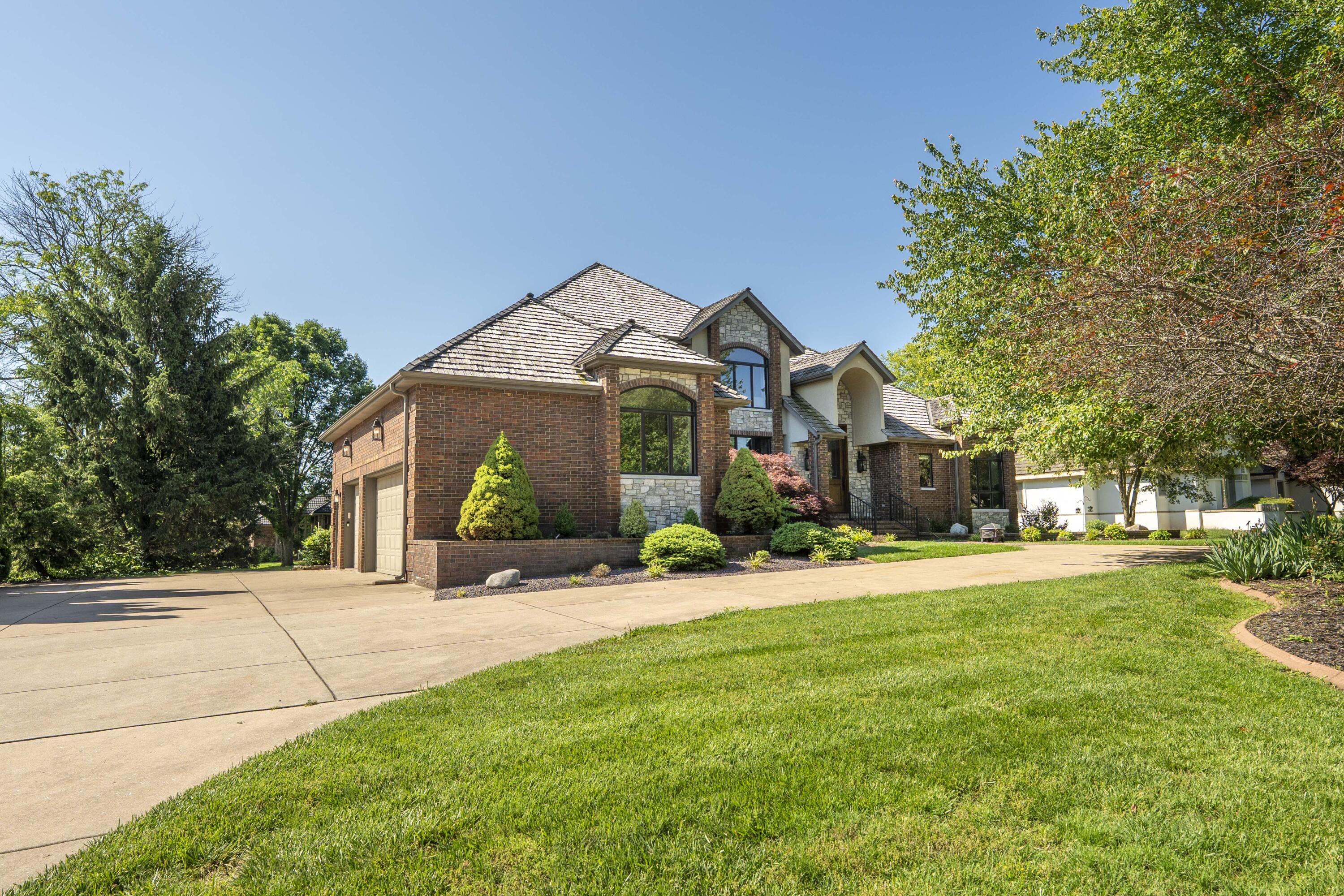 3596 East Montrose Court Property Photo 1