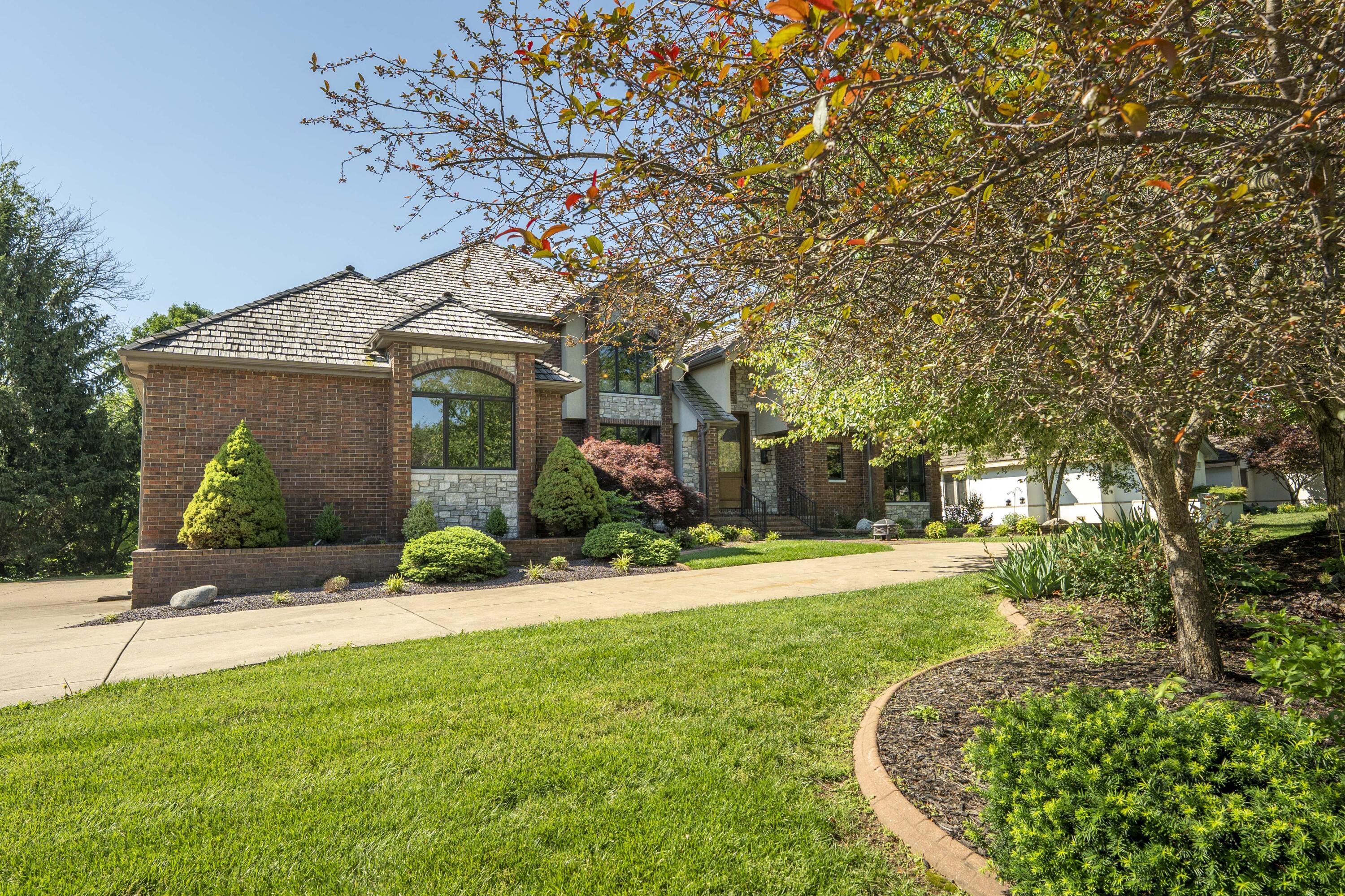 3596 East Montrose Court Property Photo 4