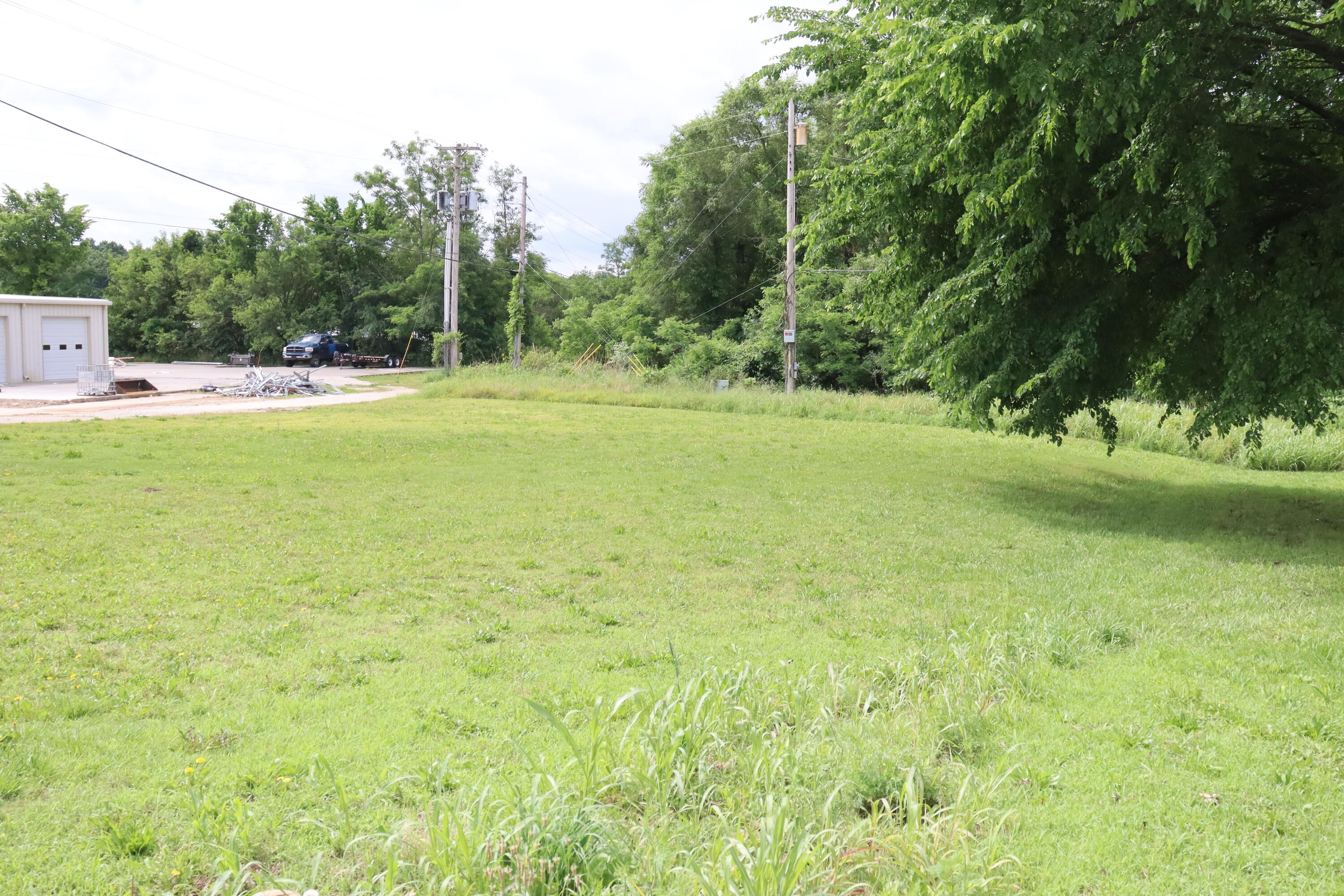 602 West 32 Highway Property Photo 3