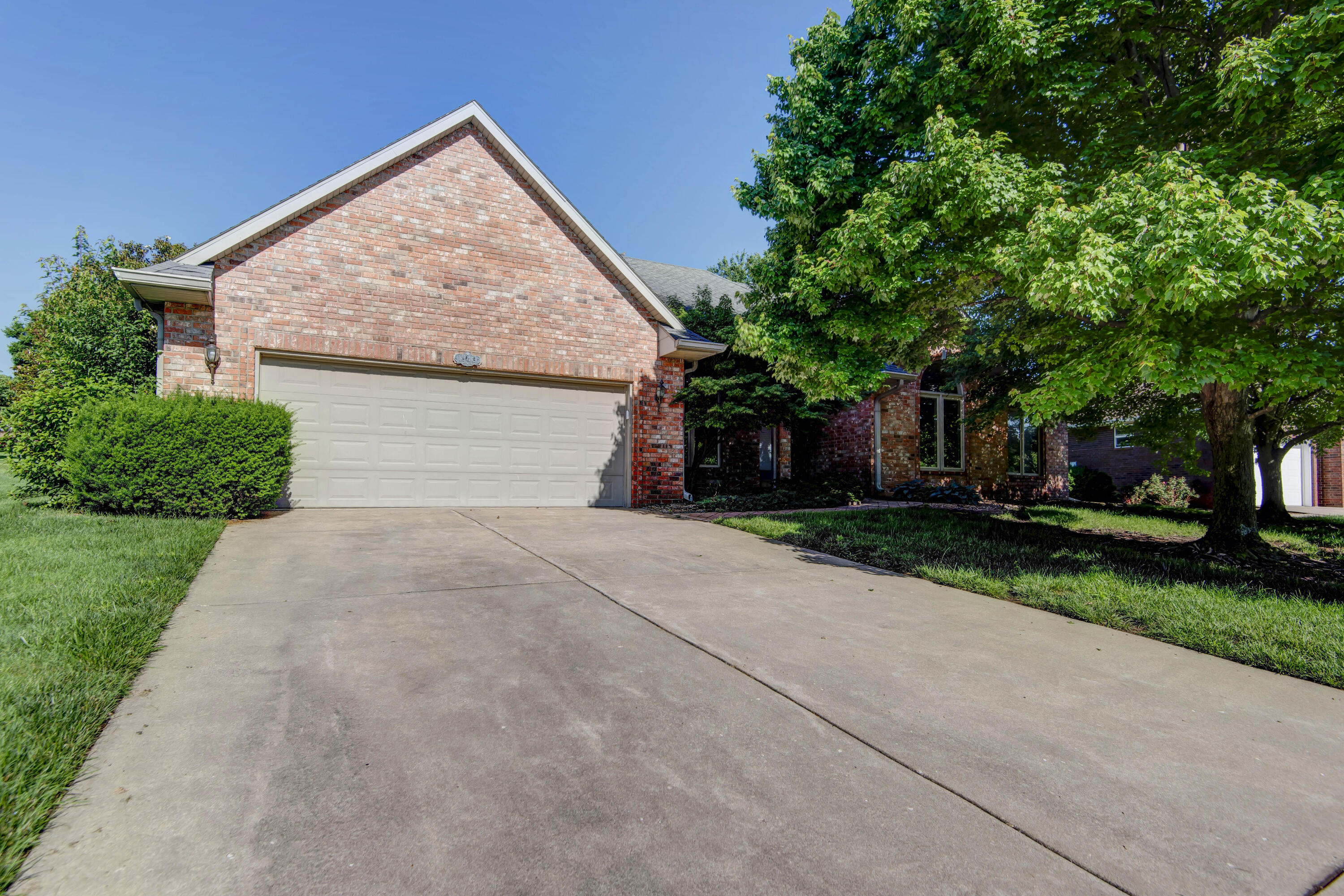 1343 North Fenchurch Lane Property Photo 1