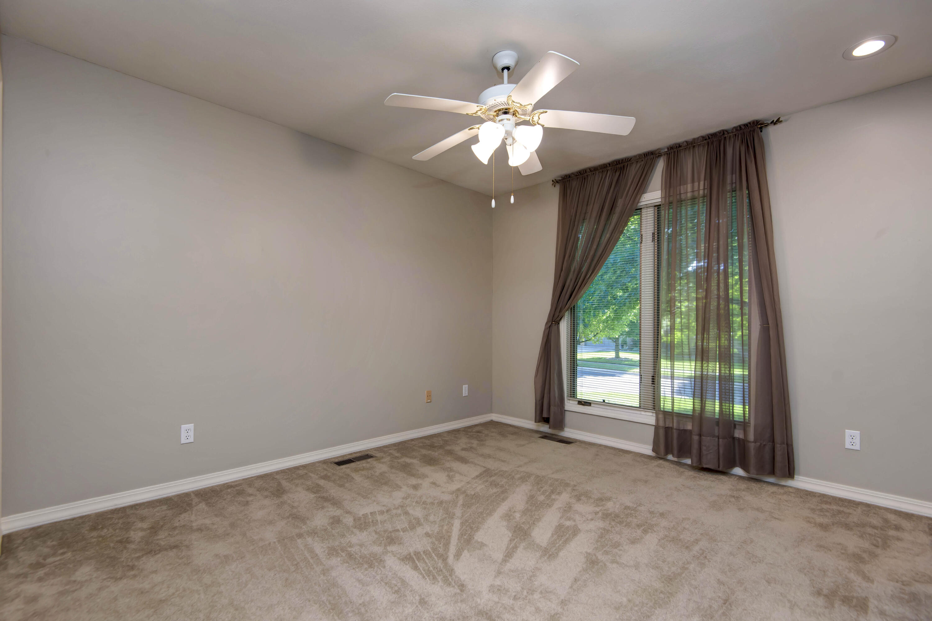 1343 North Fenchurch Lane Property Photo 26