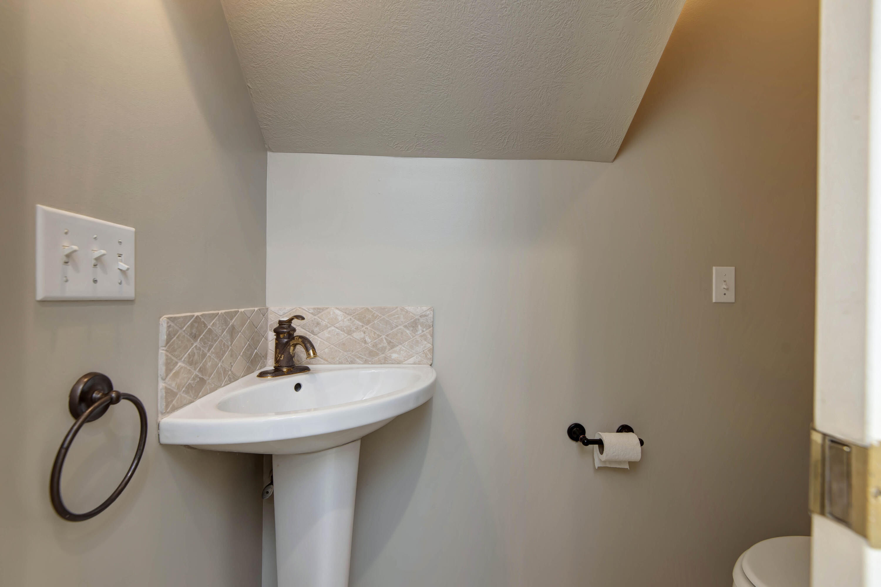 1343 North Fenchurch Lane Property Photo 29