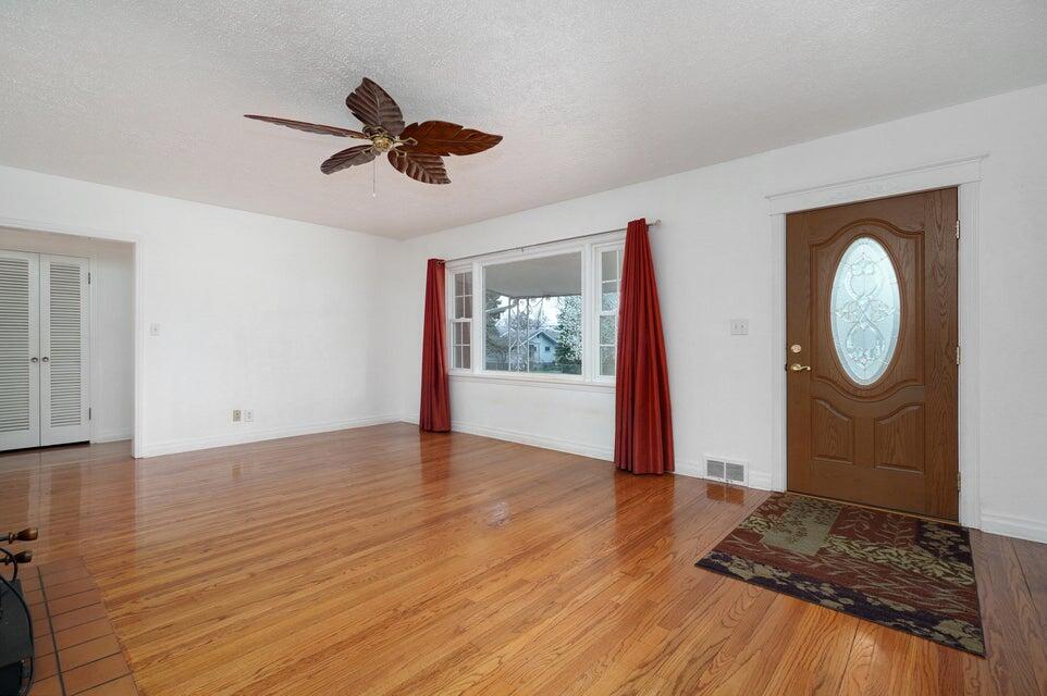 1328 East Portland Street Property Photo 6