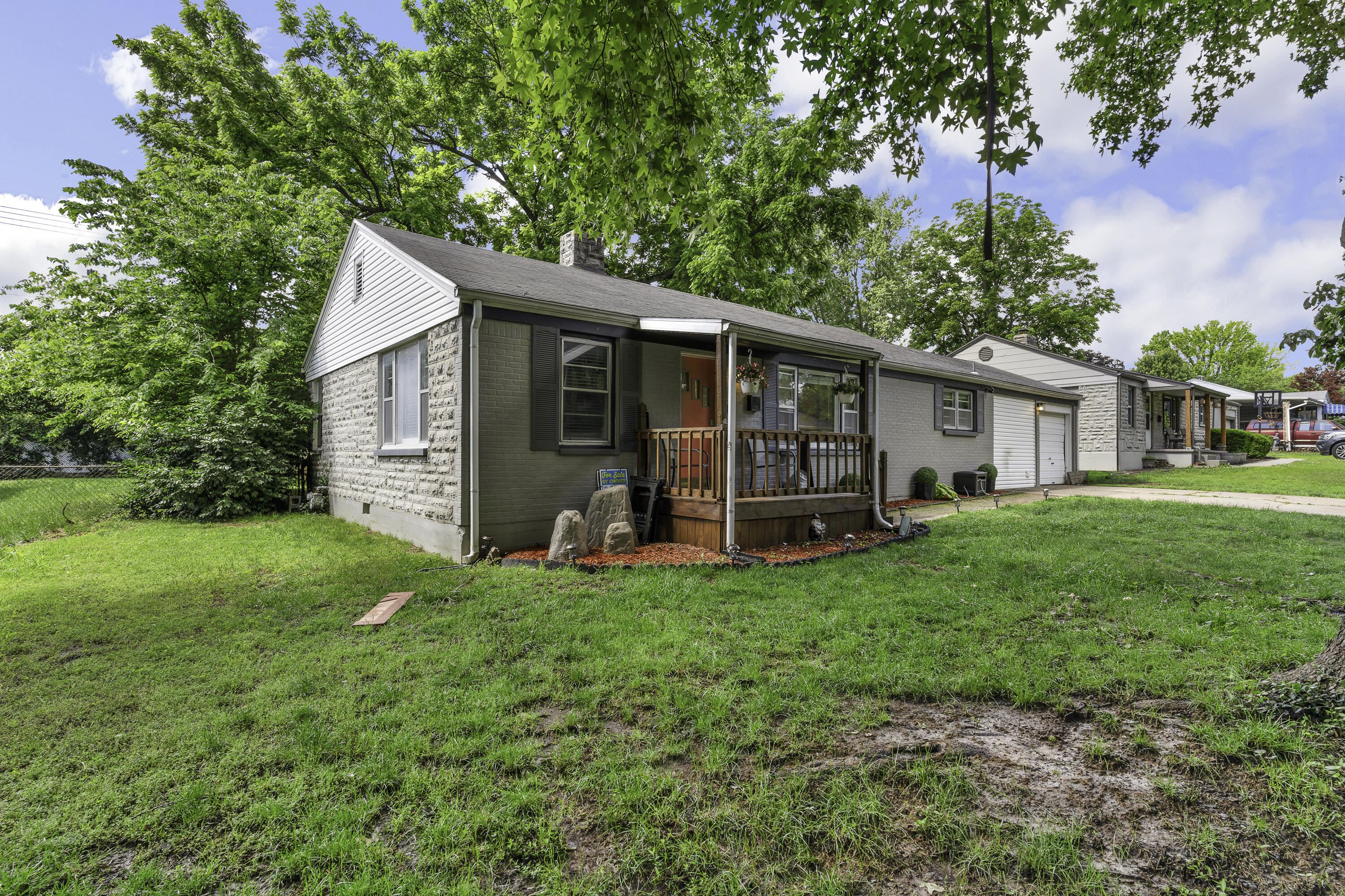 608 West University Street Property Photo 3