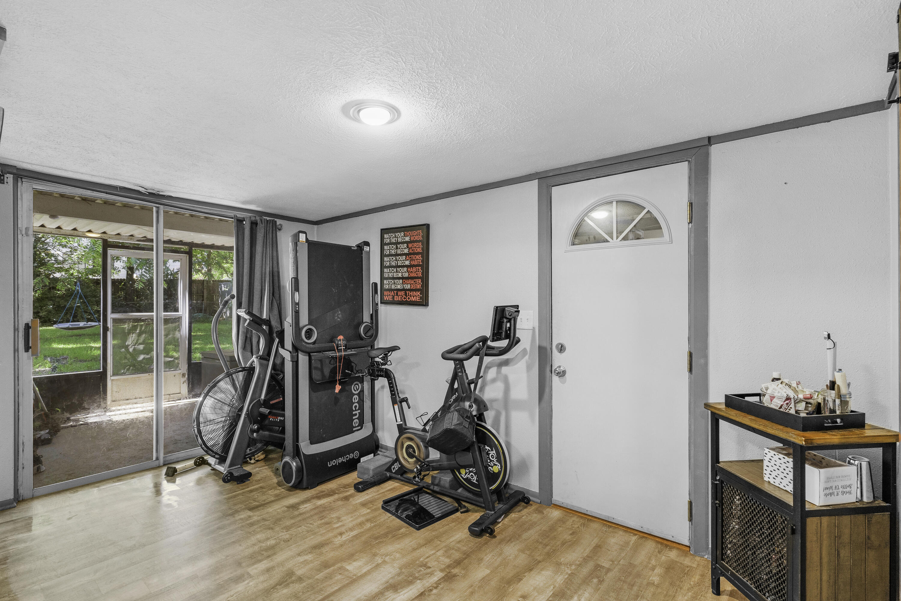 608 West University Street Property Photo 14