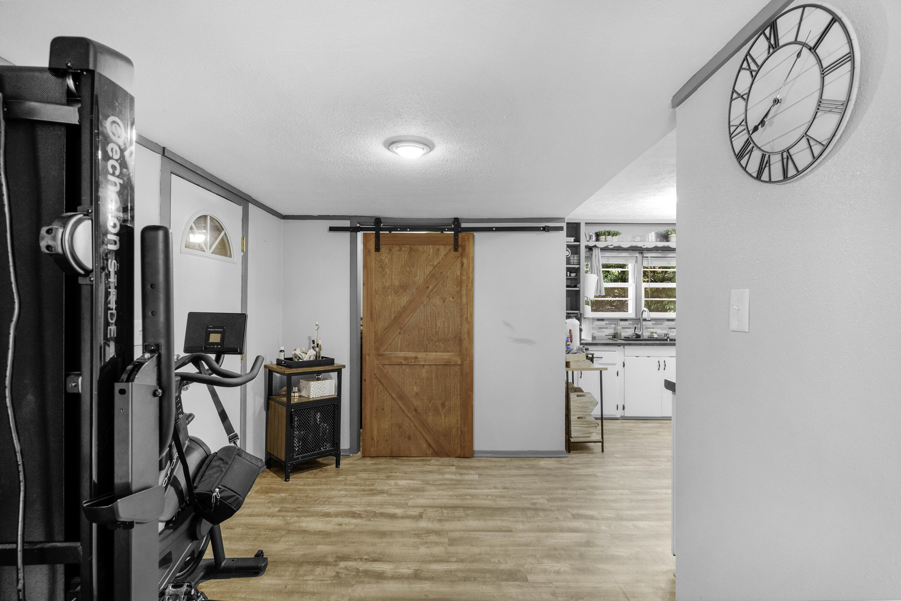608 West University Street Property Photo 16