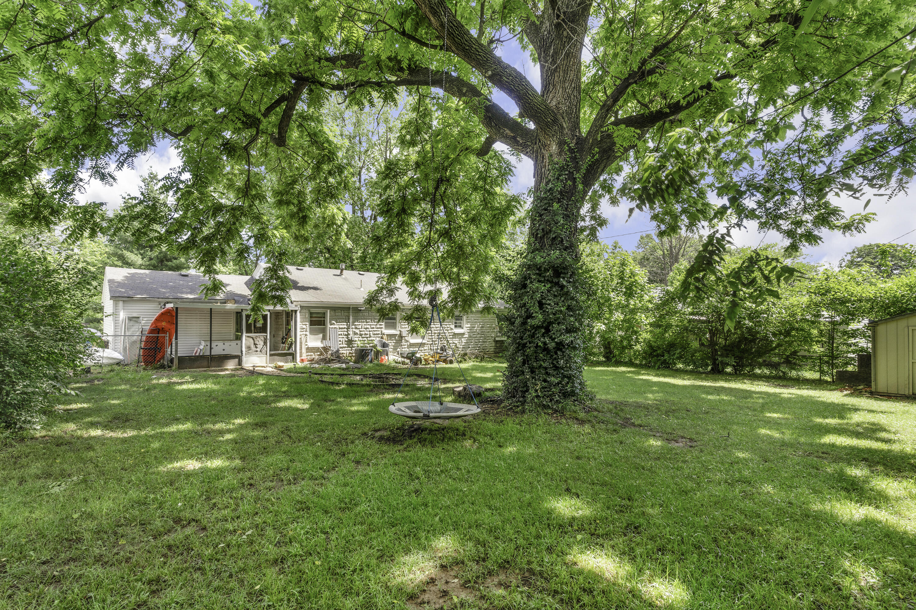 608 West University Street Property Photo 27