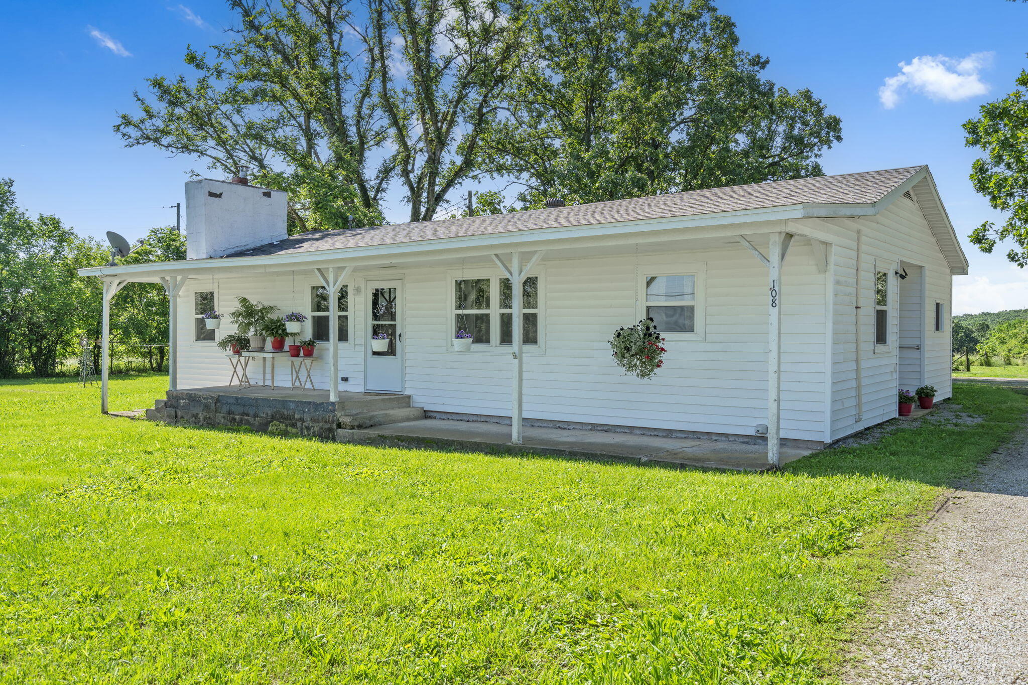 108 & 110 State Road Dd Property Photo 1