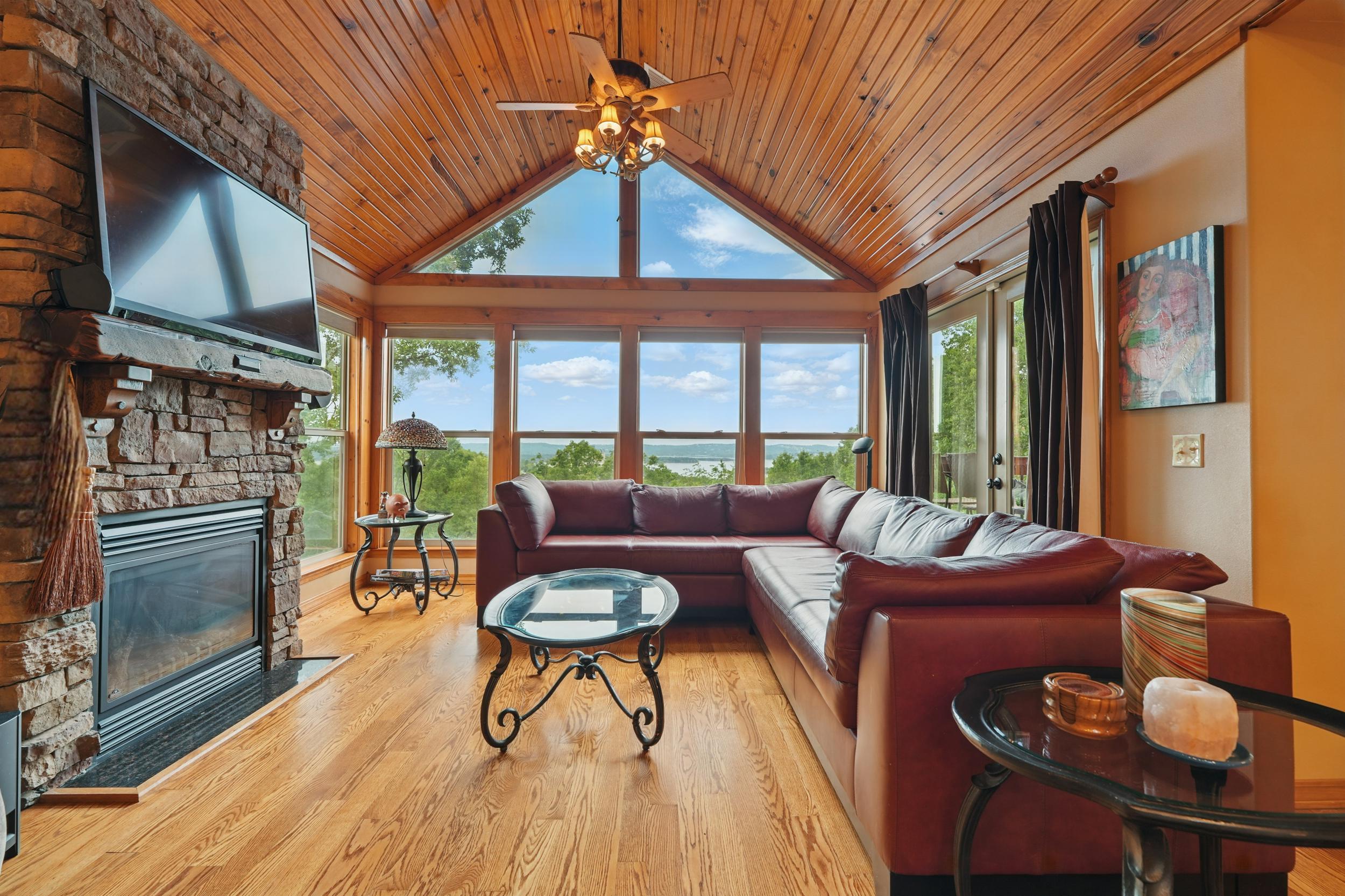 1041 Skyview Drive Property Photo 9