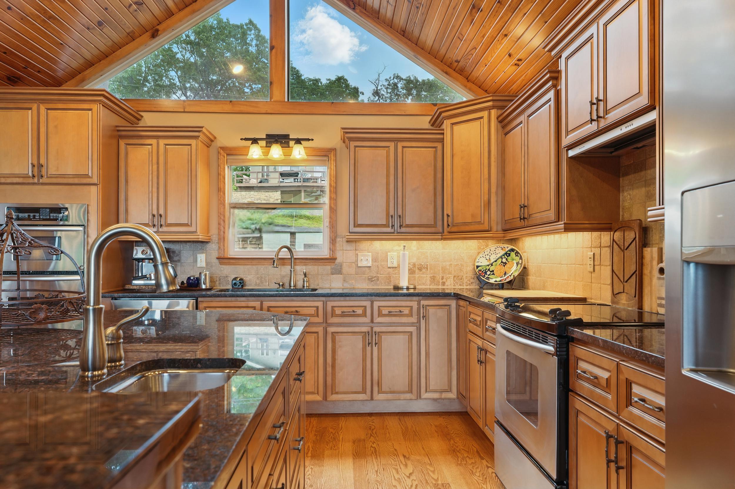 1041 Skyview Drive Property Photo 17