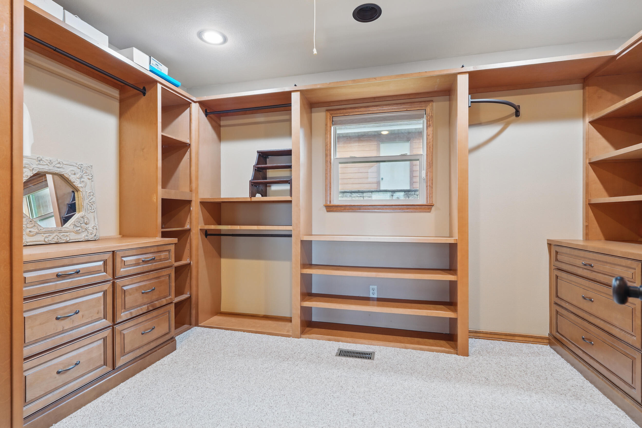 1041 Skyview Drive Property Photo 38