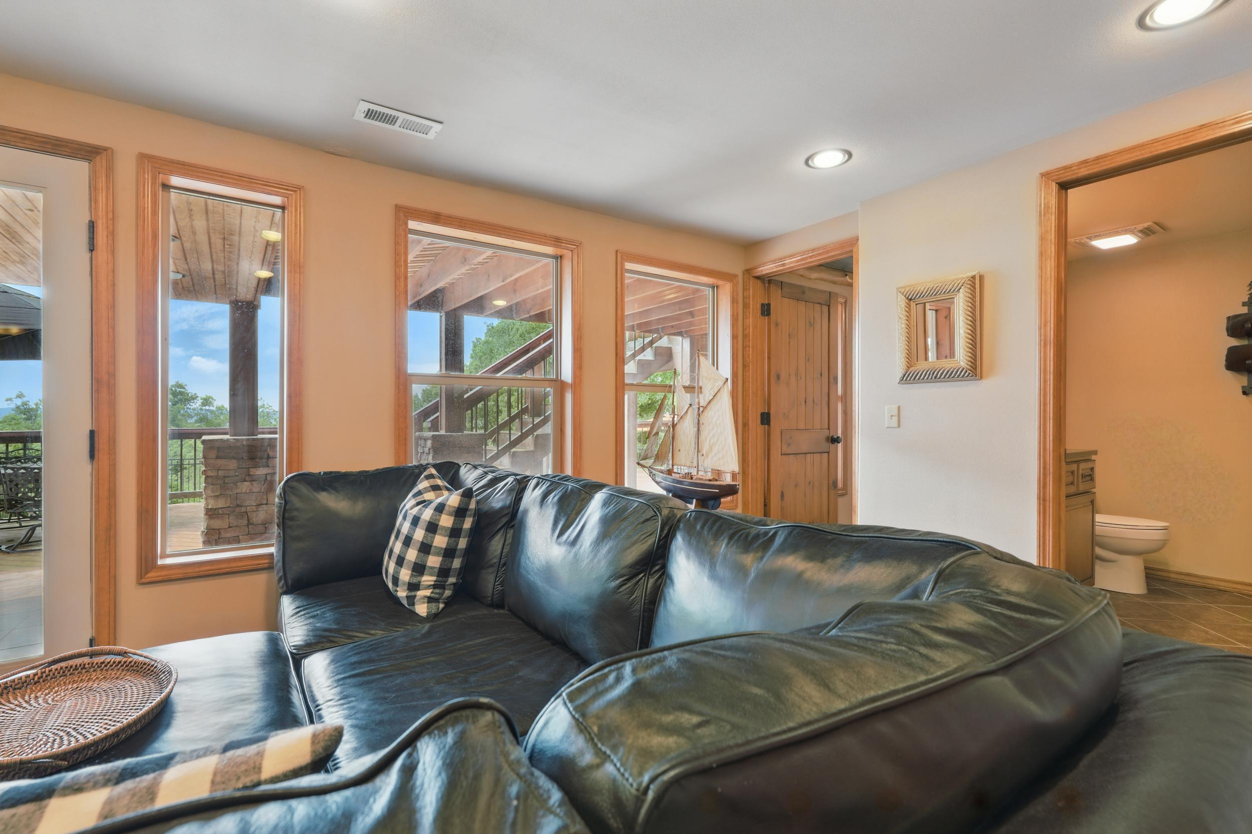 1041 Skyview Drive Property Photo 58