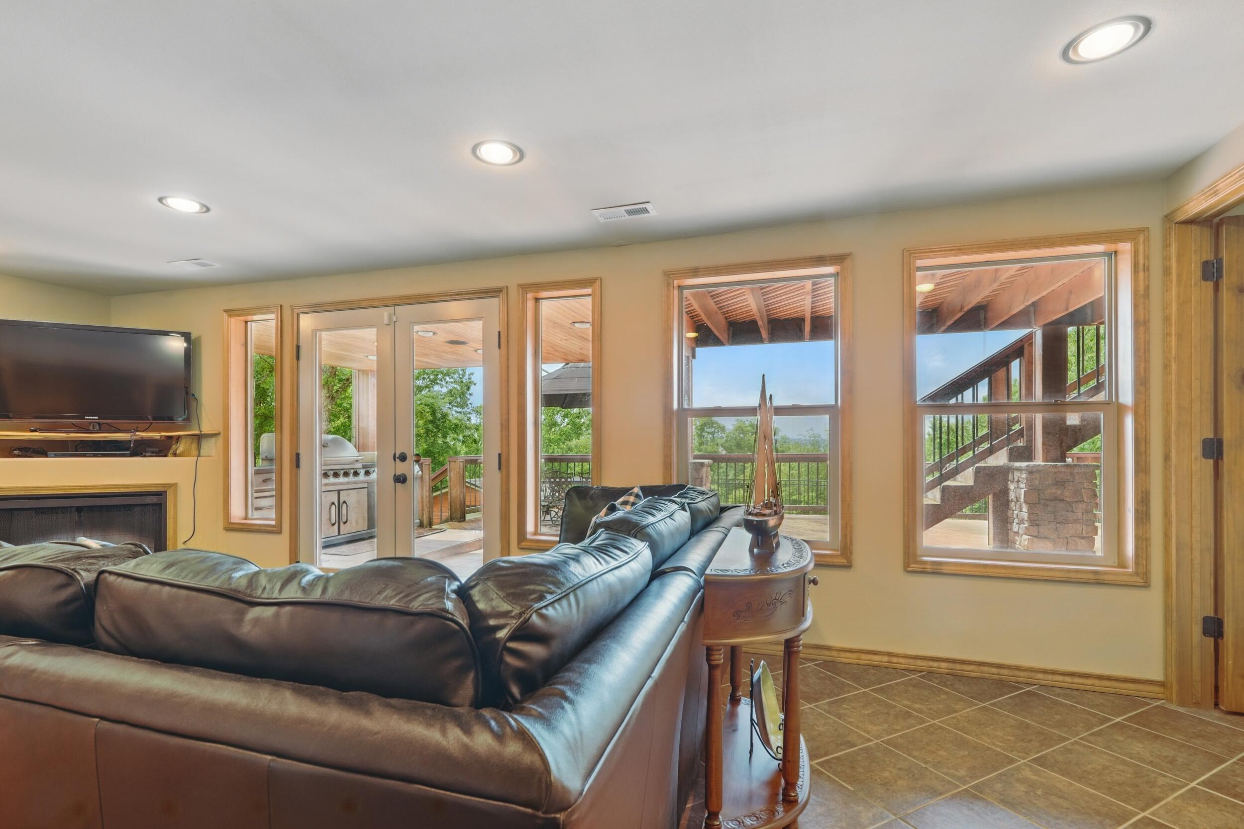 1041 Skyview Drive Property Photo 59