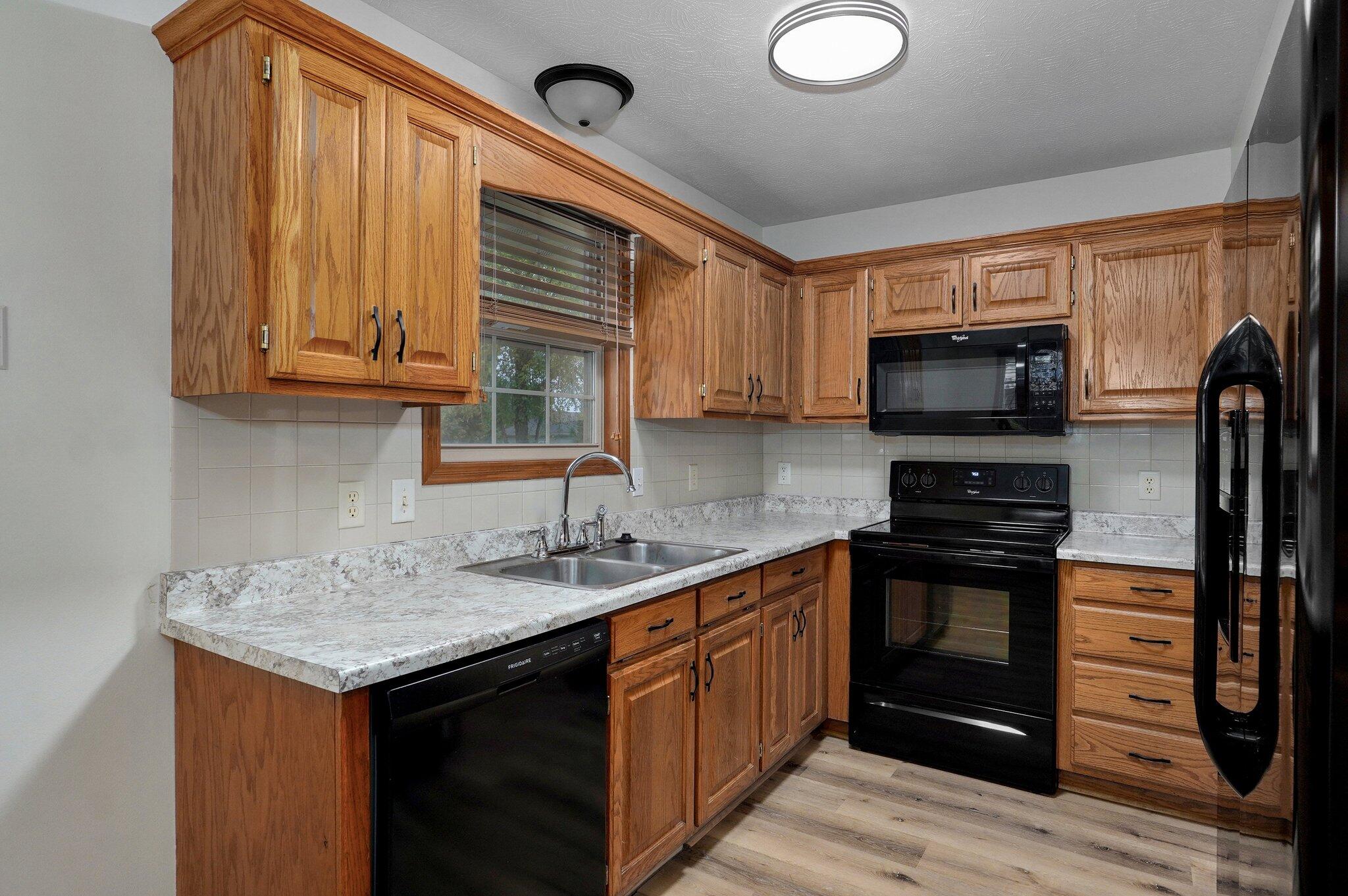 217 Arrowhead Road Property Photo 8
