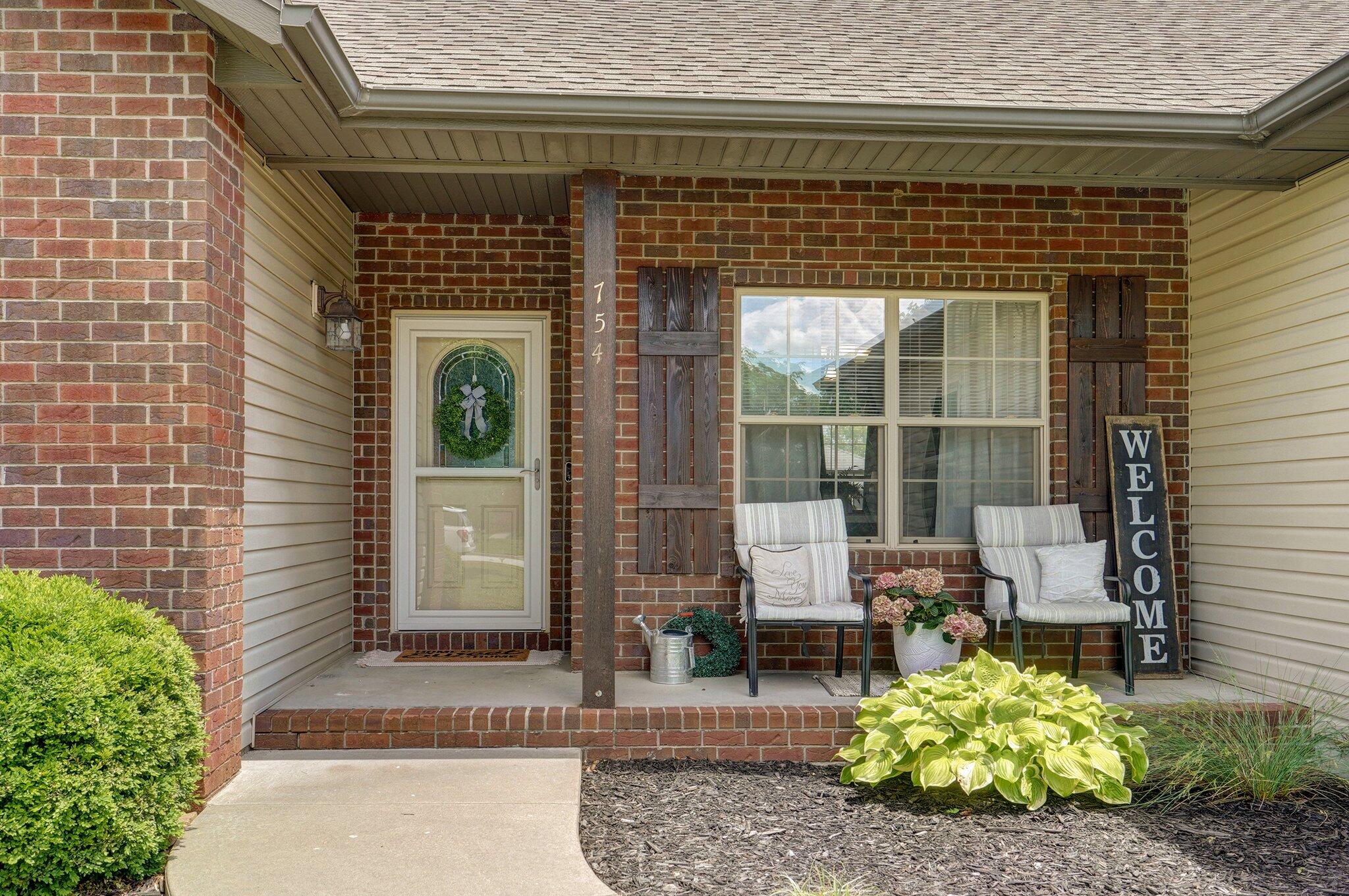 754 North Lexington Avenue Property Photo 4