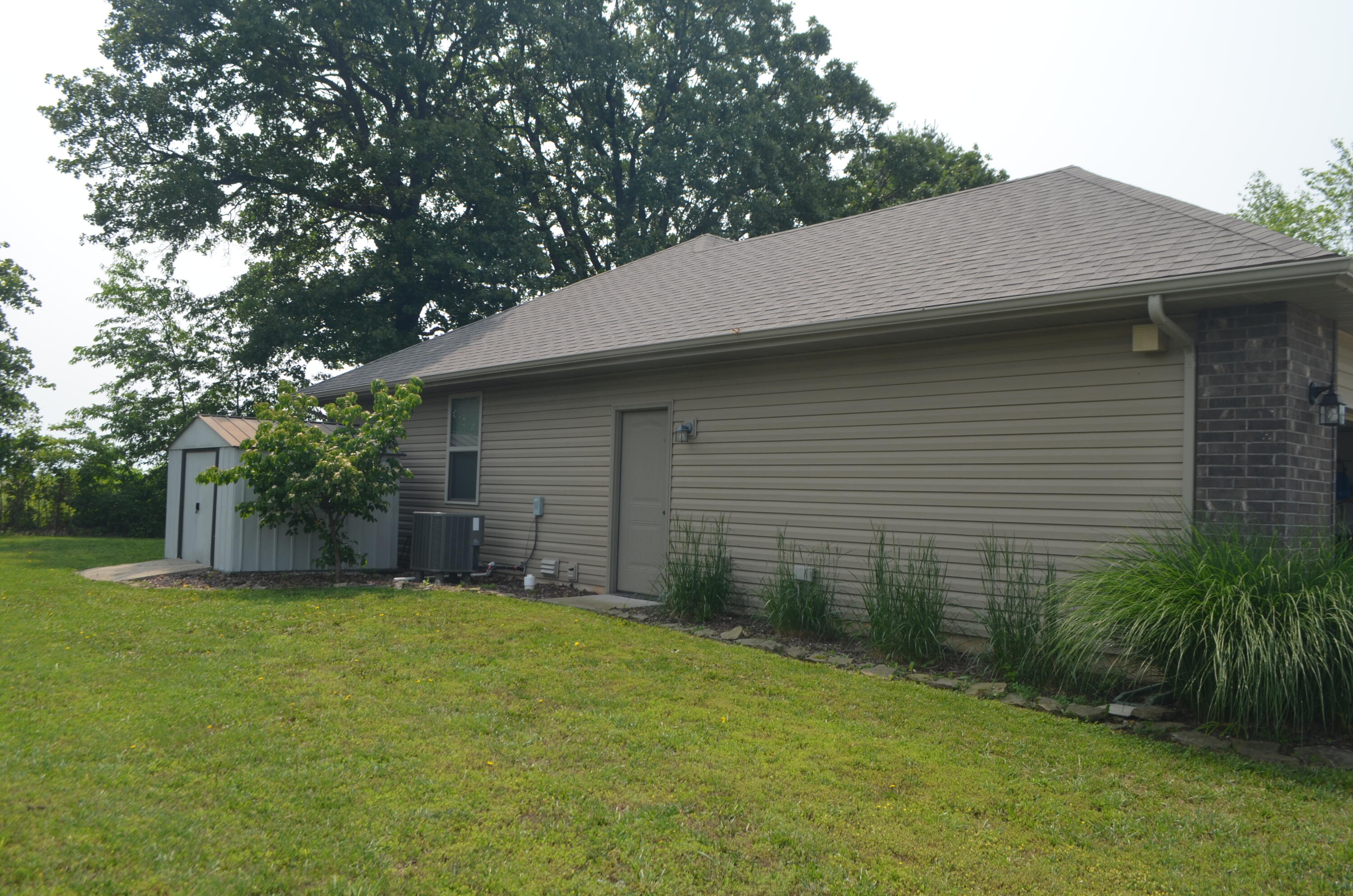 532 Holiday Street Property Photo 4