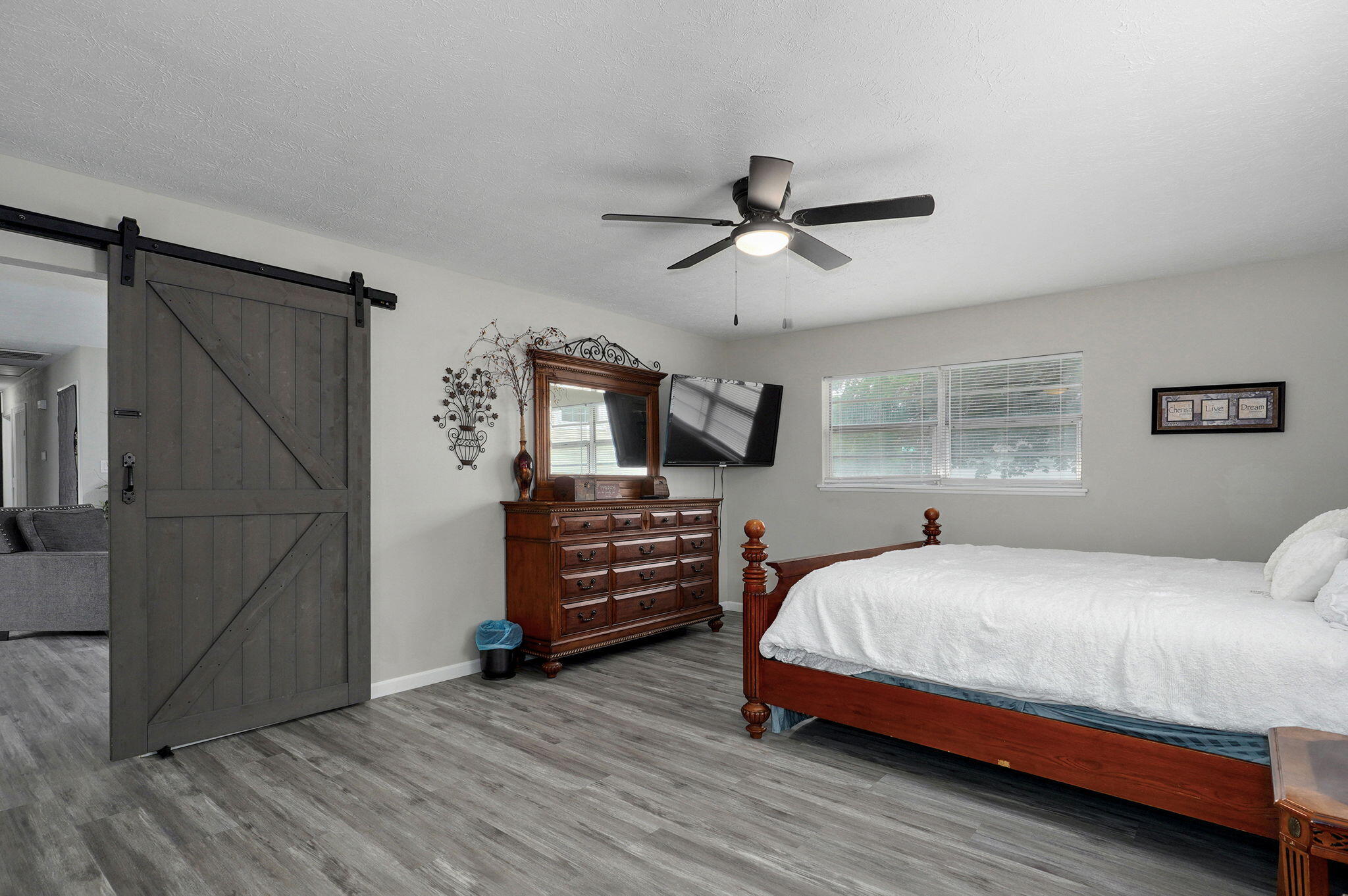 3051 North Pierce Avenue Property Photo 11