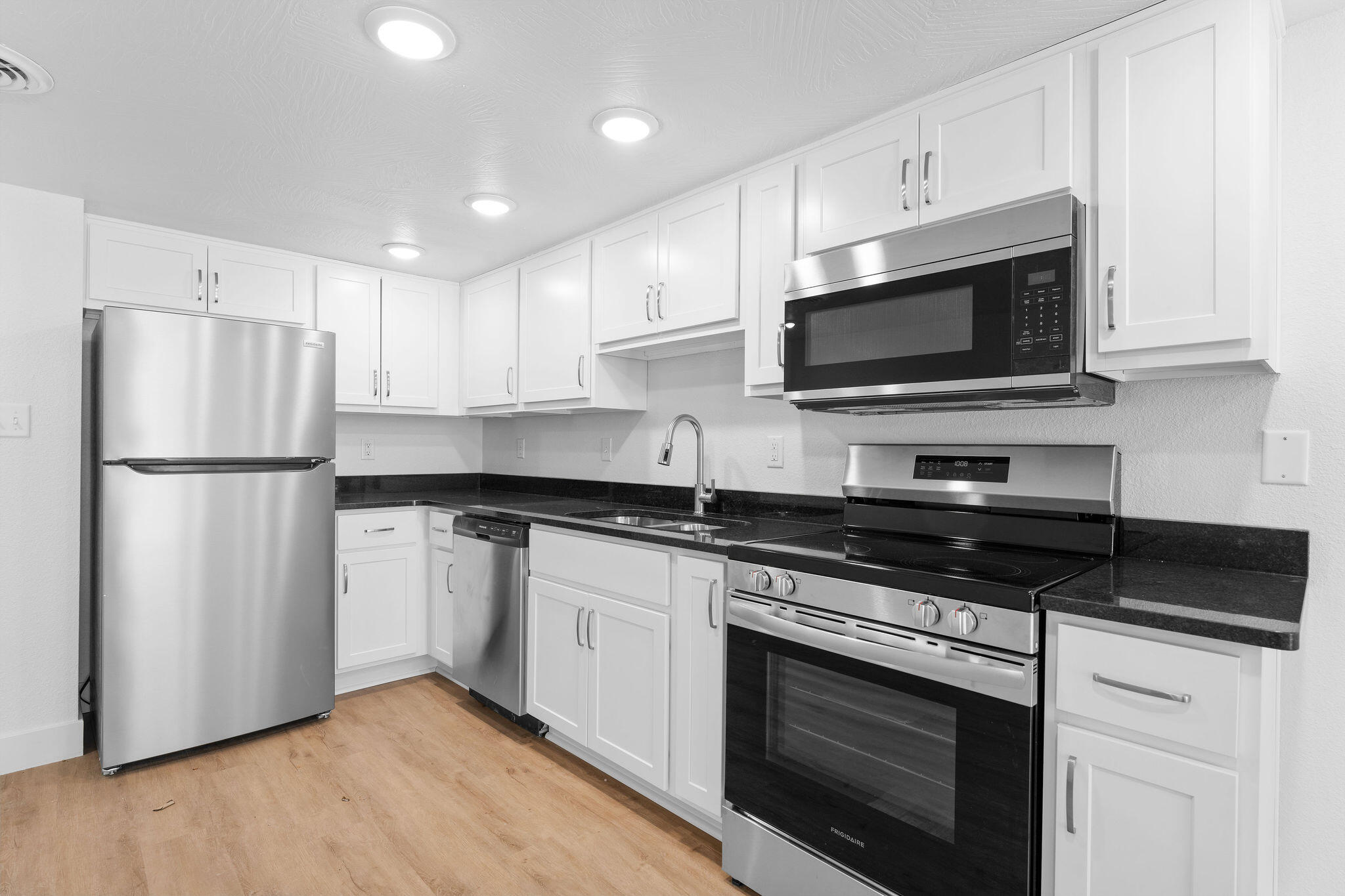 403 Veterans Boulevard Property Photo 6