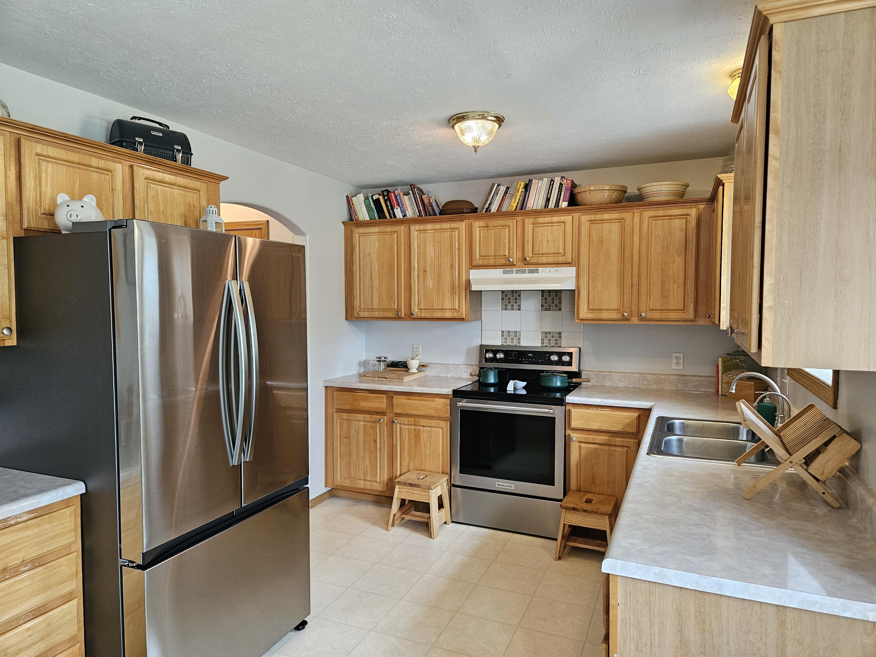 966 Cowan Street Property Photo 7