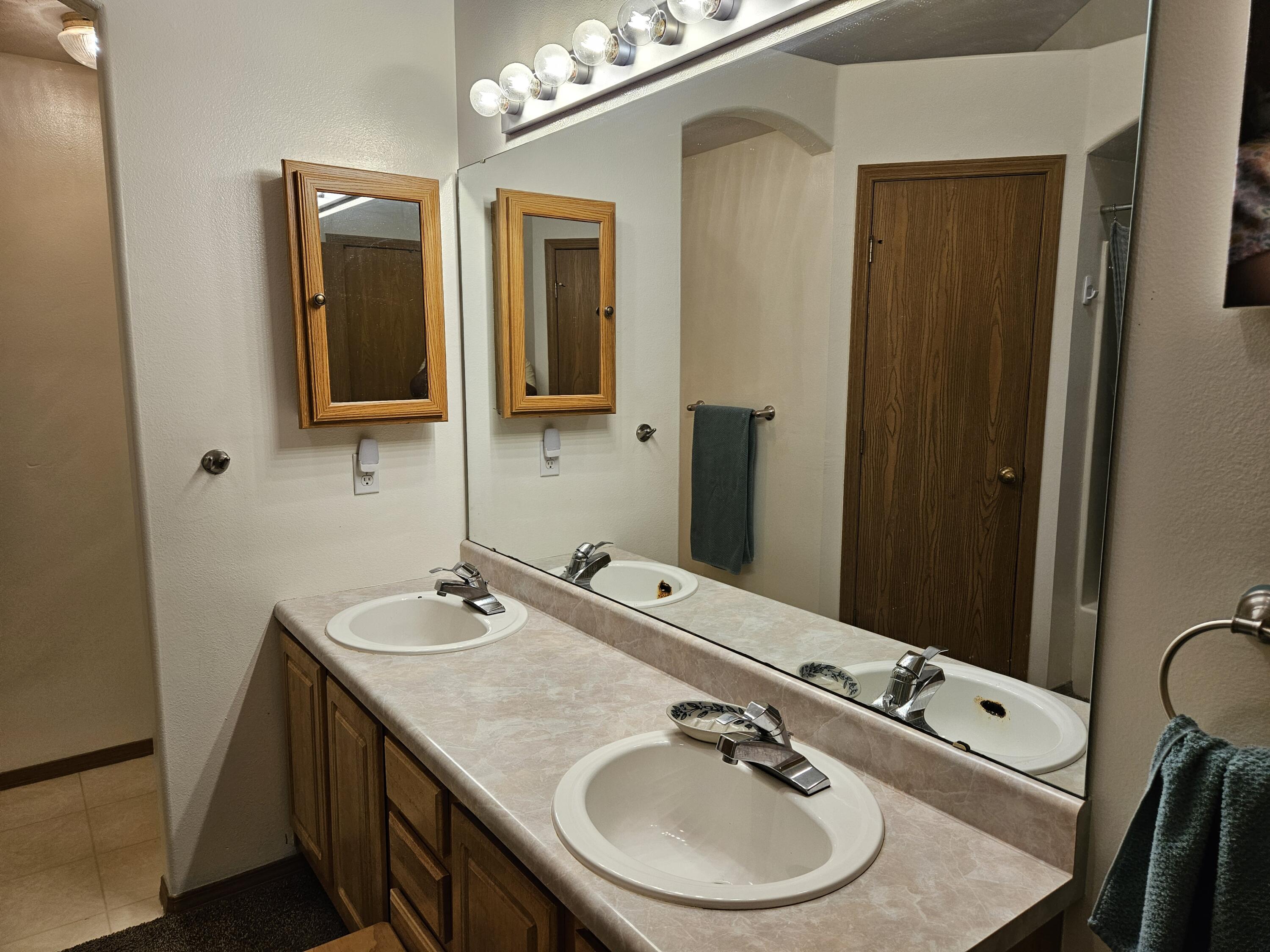 966 Cowan Street Property Photo 15