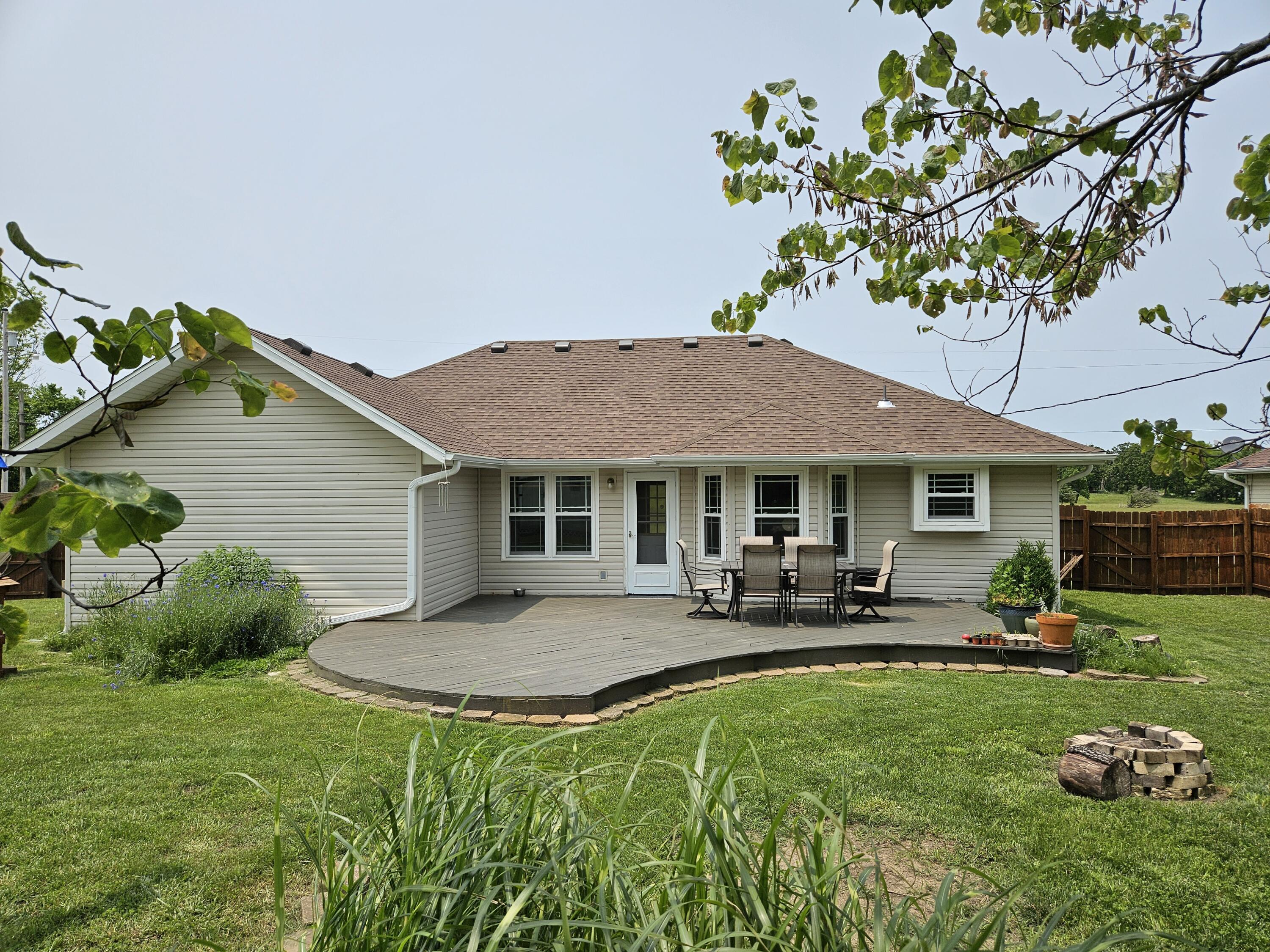 966 Cowan Street Property Photo 25