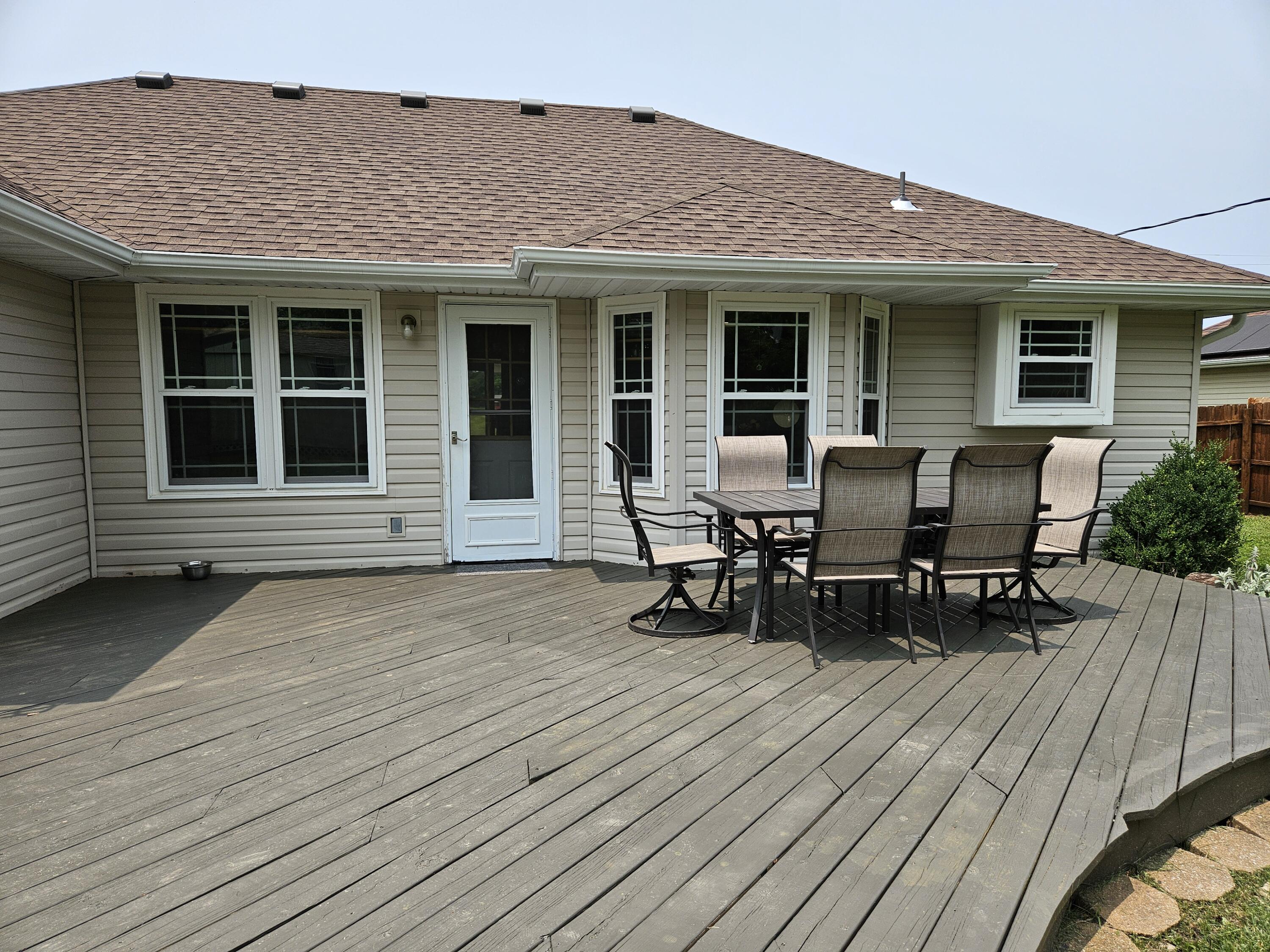 966 Cowan Street Property Photo 29