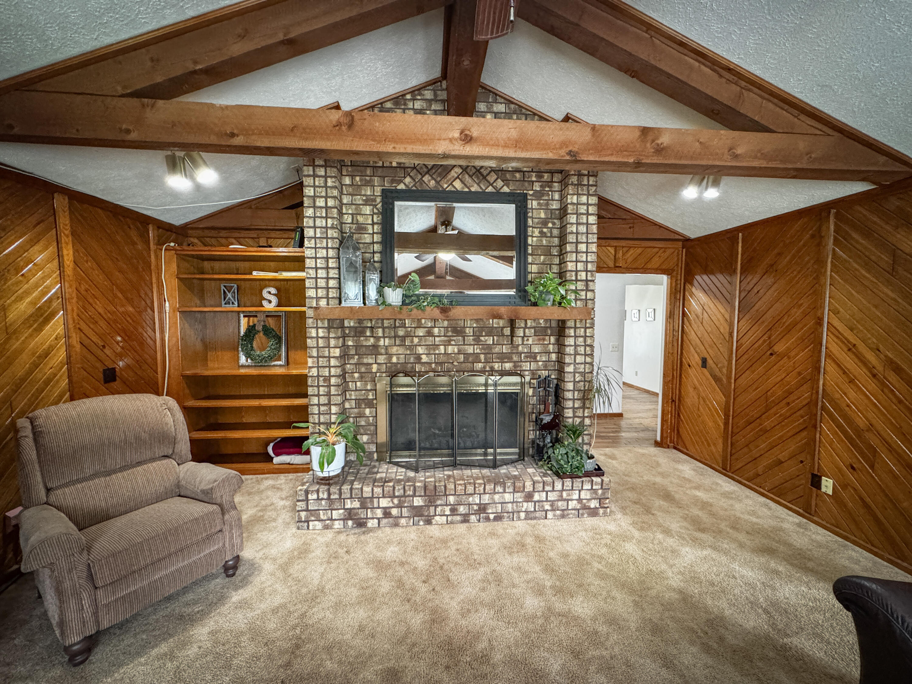 5350 East Farm Road 168 Property Photo 6