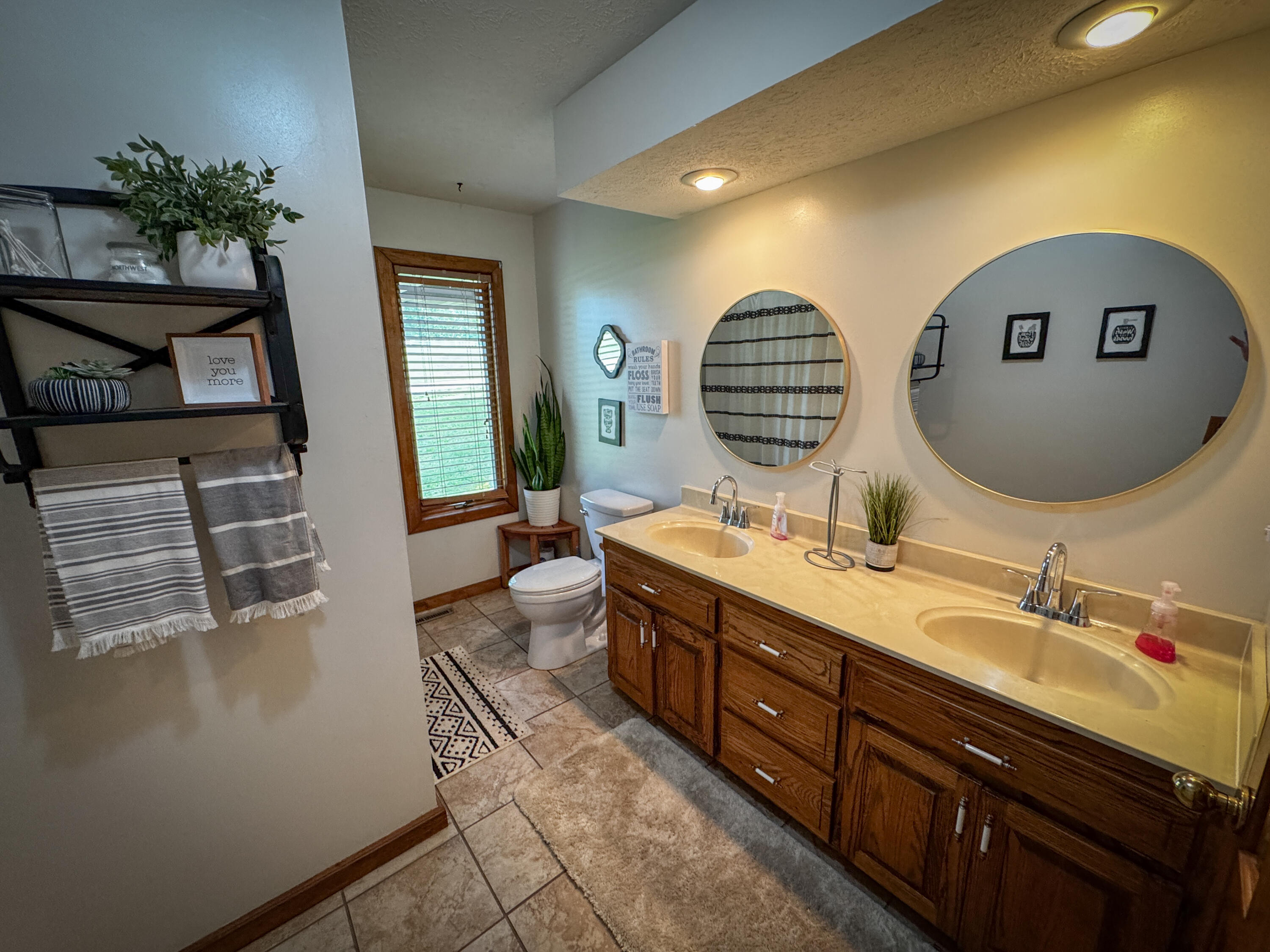 5350 East Farm Road 168 Property Photo 40