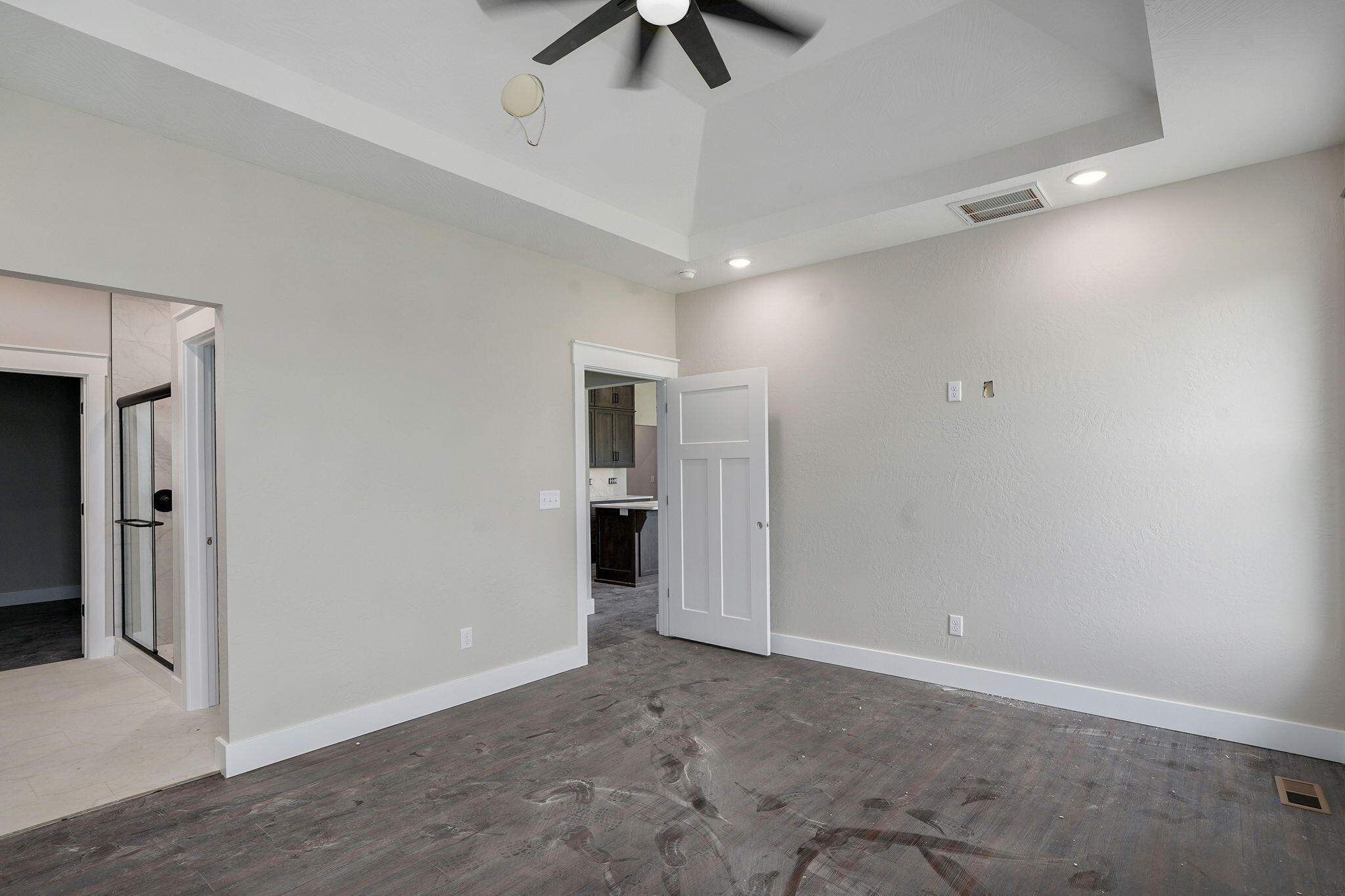 2925 West Edward Street Property Photo 5