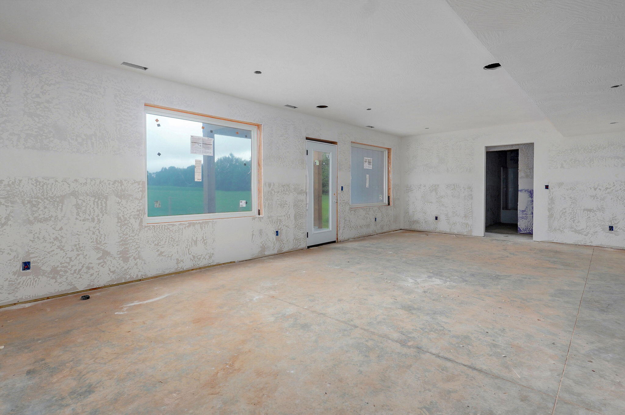 2925 West Edward Street Property Photo 8