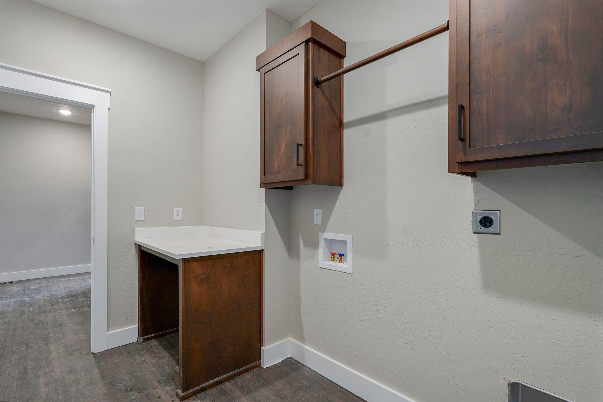 2925 West Edward Street Property Photo 14