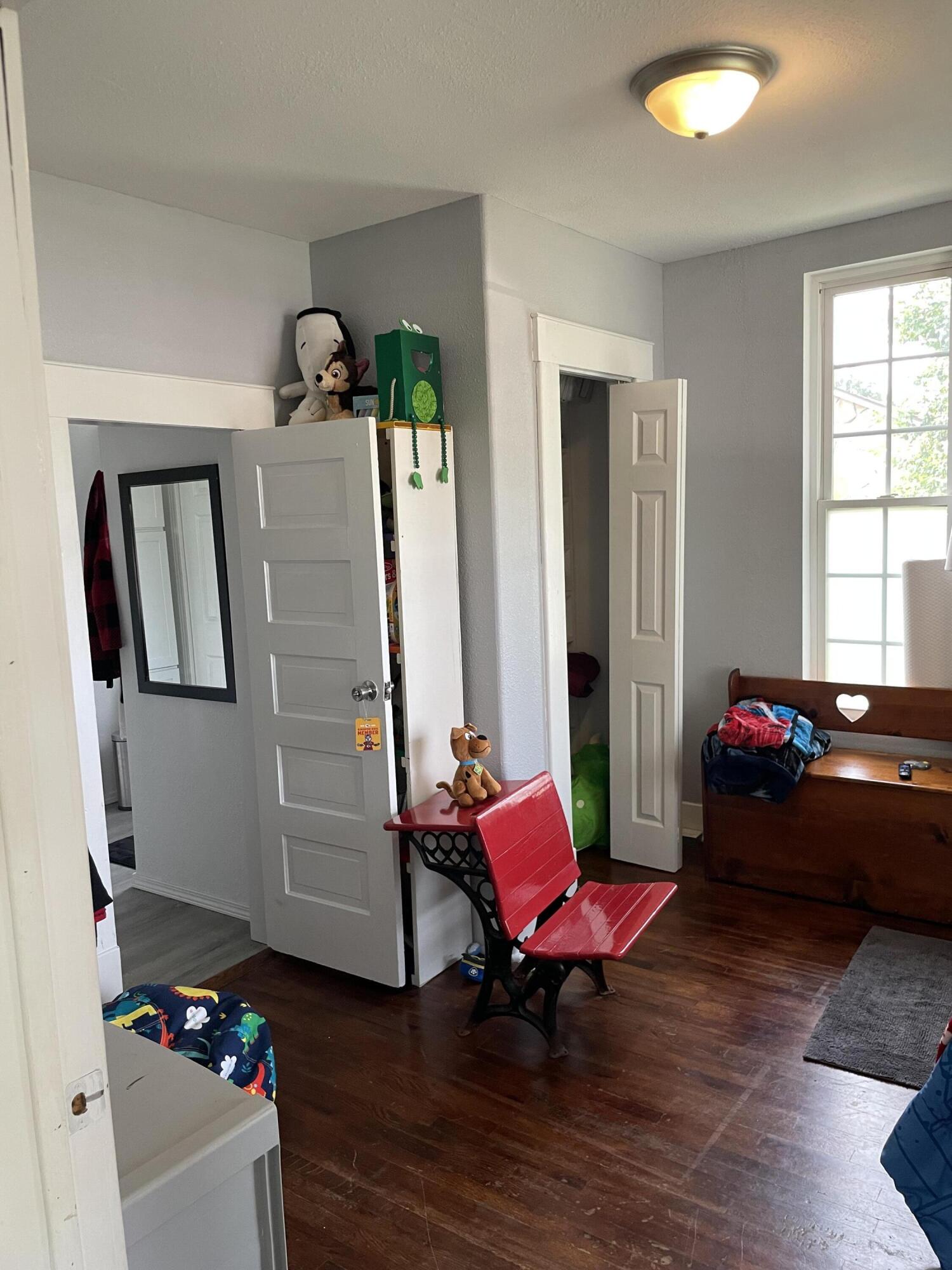 609 North Lincoln Avenue Property Photo 8