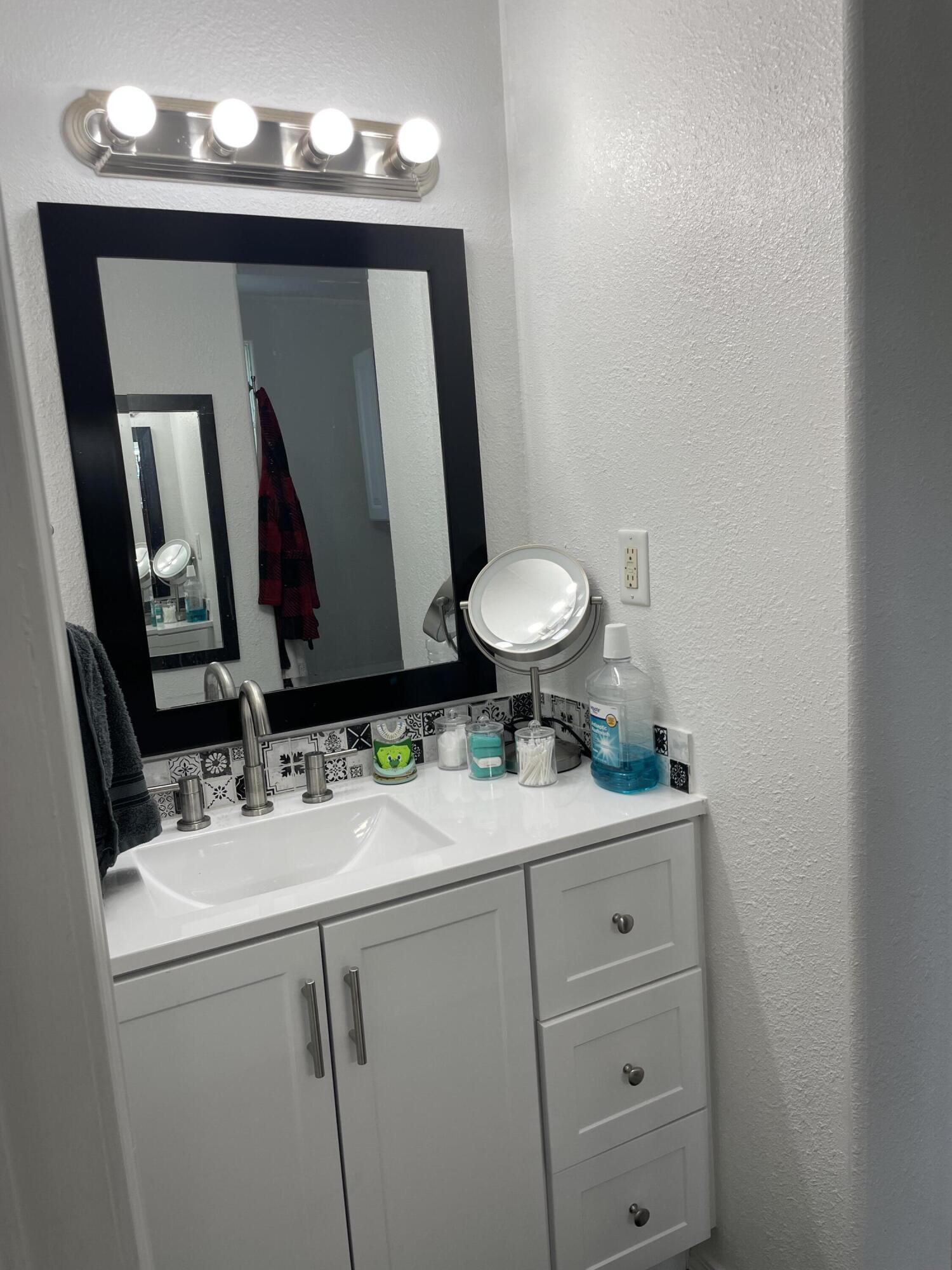 609 North Lincoln Avenue Property Photo 9