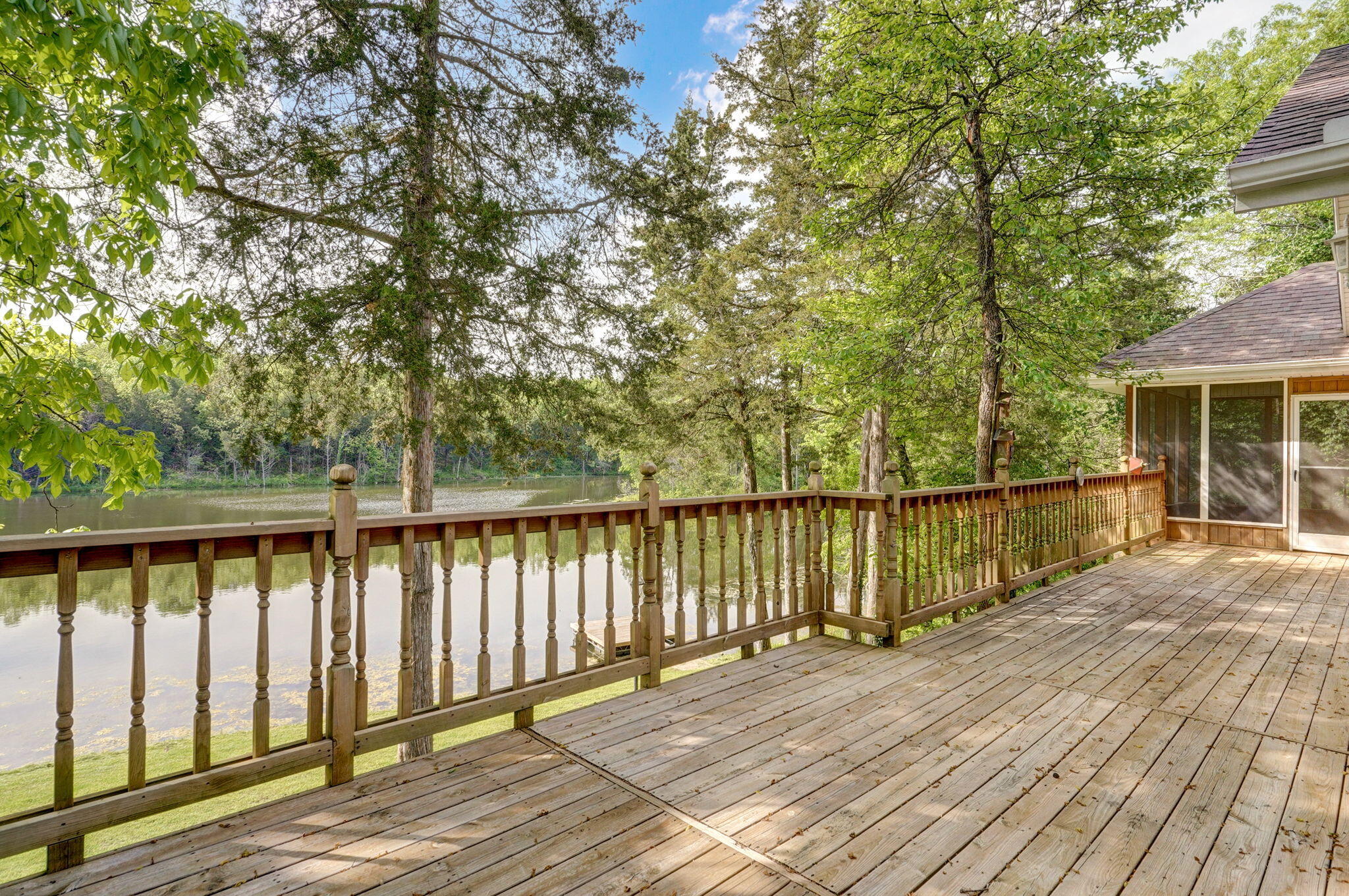 2124 East State Highway 215 Property Photo 2